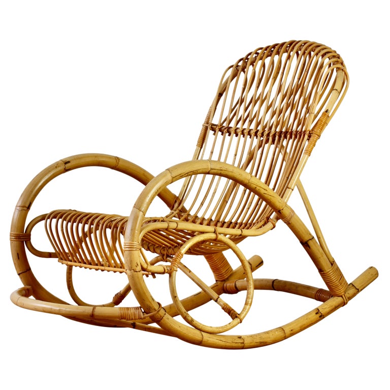 Franco Albini Stil Mid-Century Schaukel-Loungesessel aus gebogenem Bambus  und Rattan im Angebot bei 1stDibs Deutschland