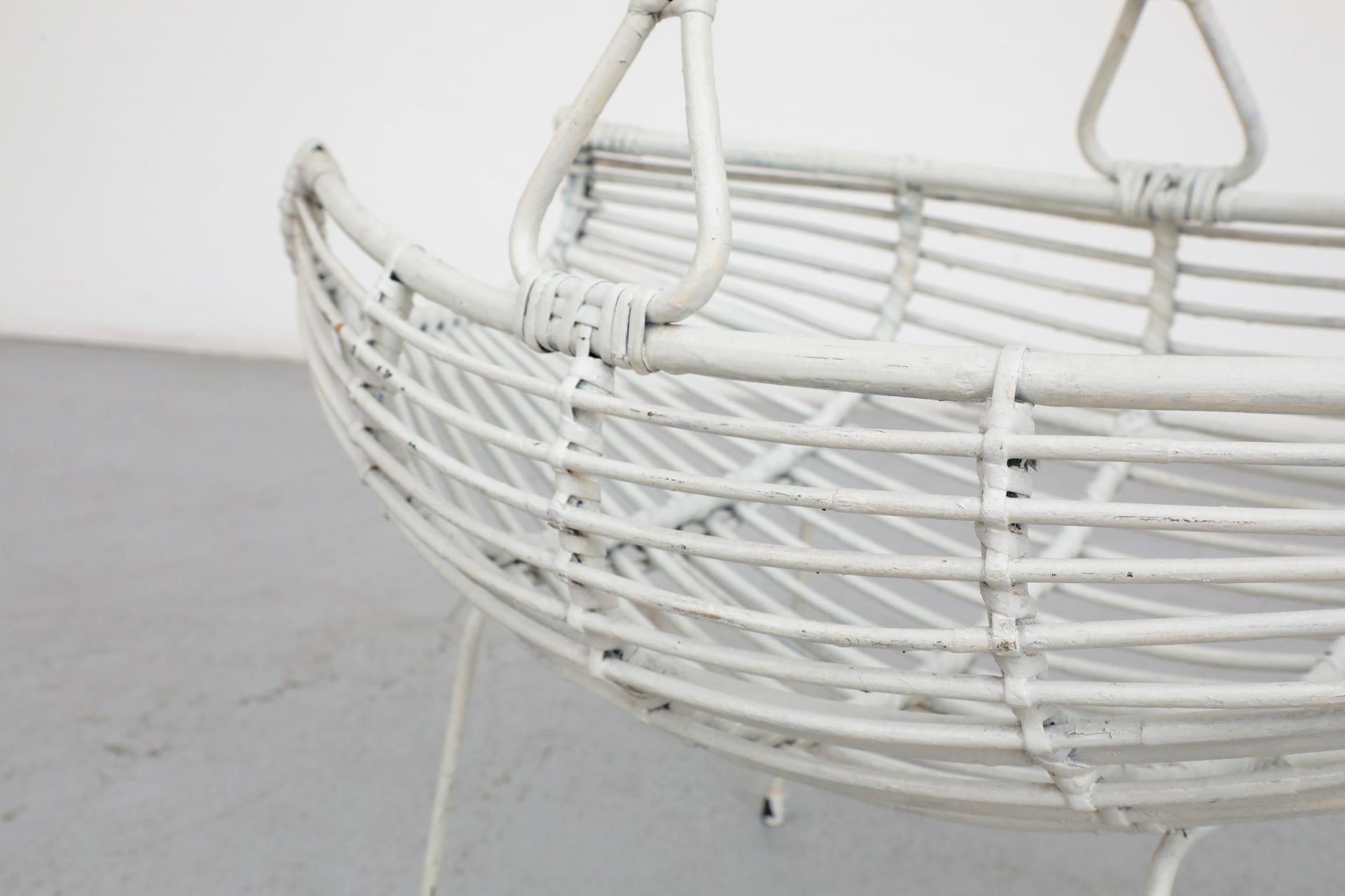 Franco Albini Stil Mid-Century blass grau über gemalt Bambus Korb im Angebot 4