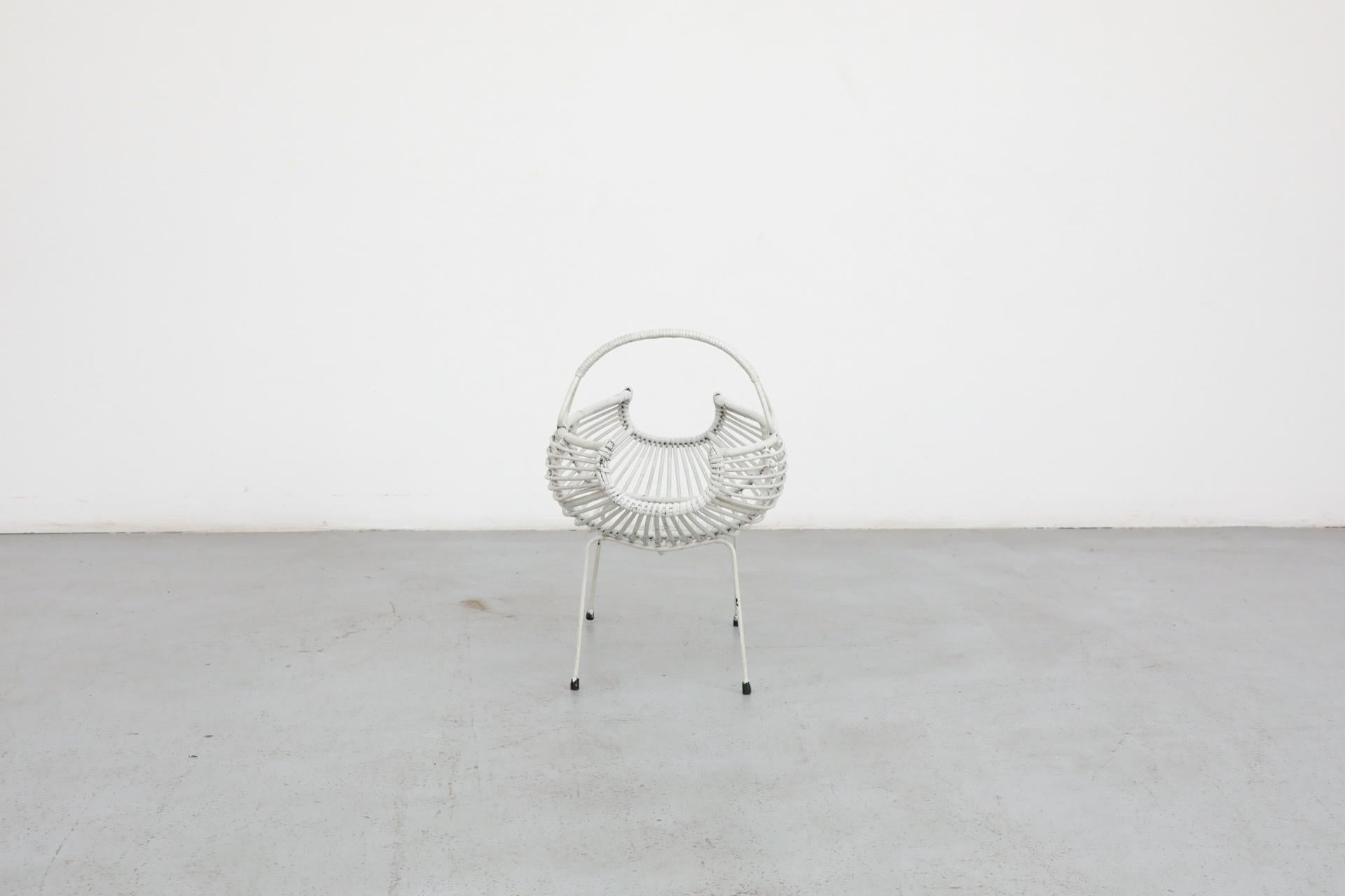 Franco Albini Stil Mid-Century blass grau über gemalt Bambus Korb (Italienisch) im Angebot