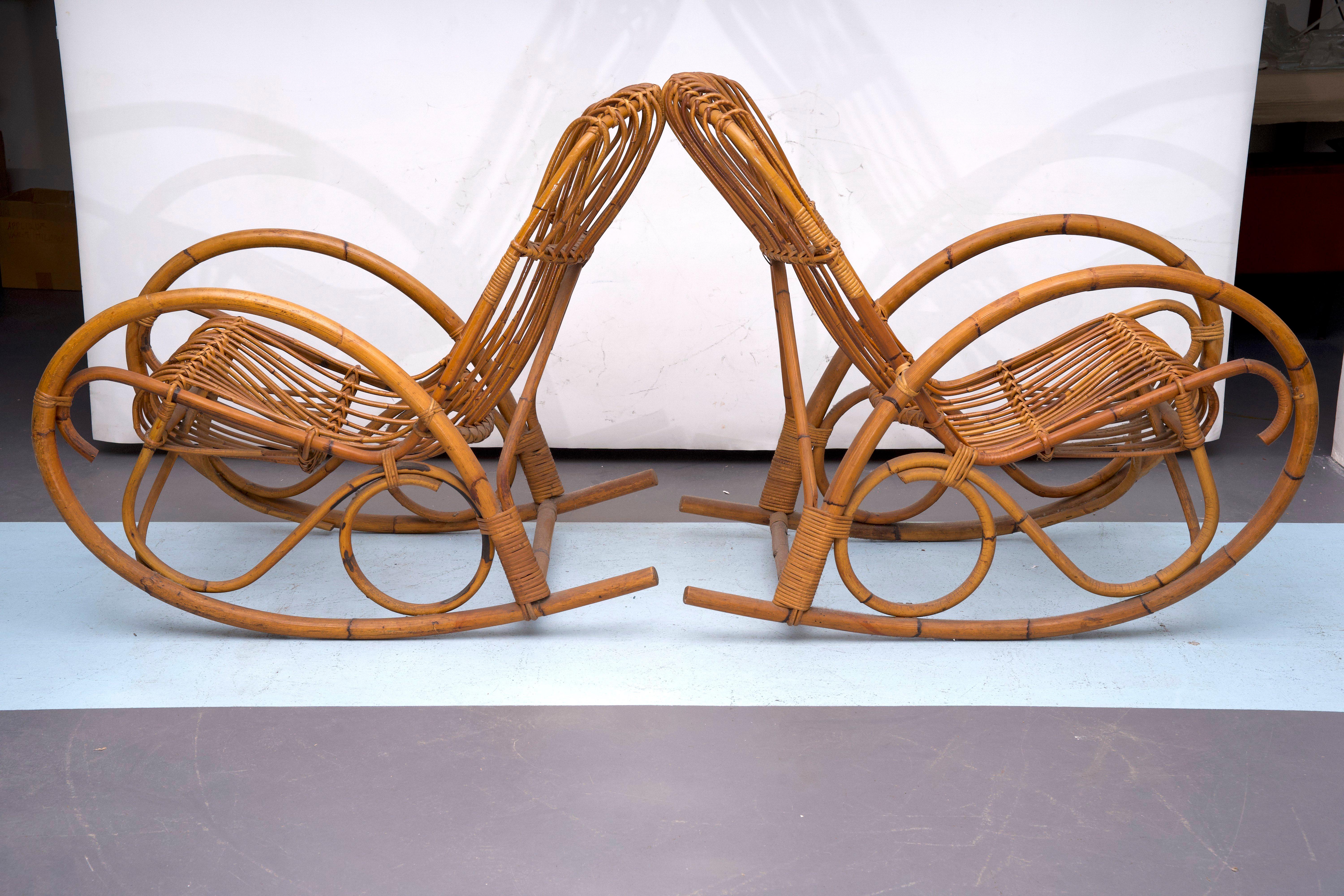 Estilo Franco Albini, pareja de mecedoras de ratán y bambú. Italia años 50 en venta 3