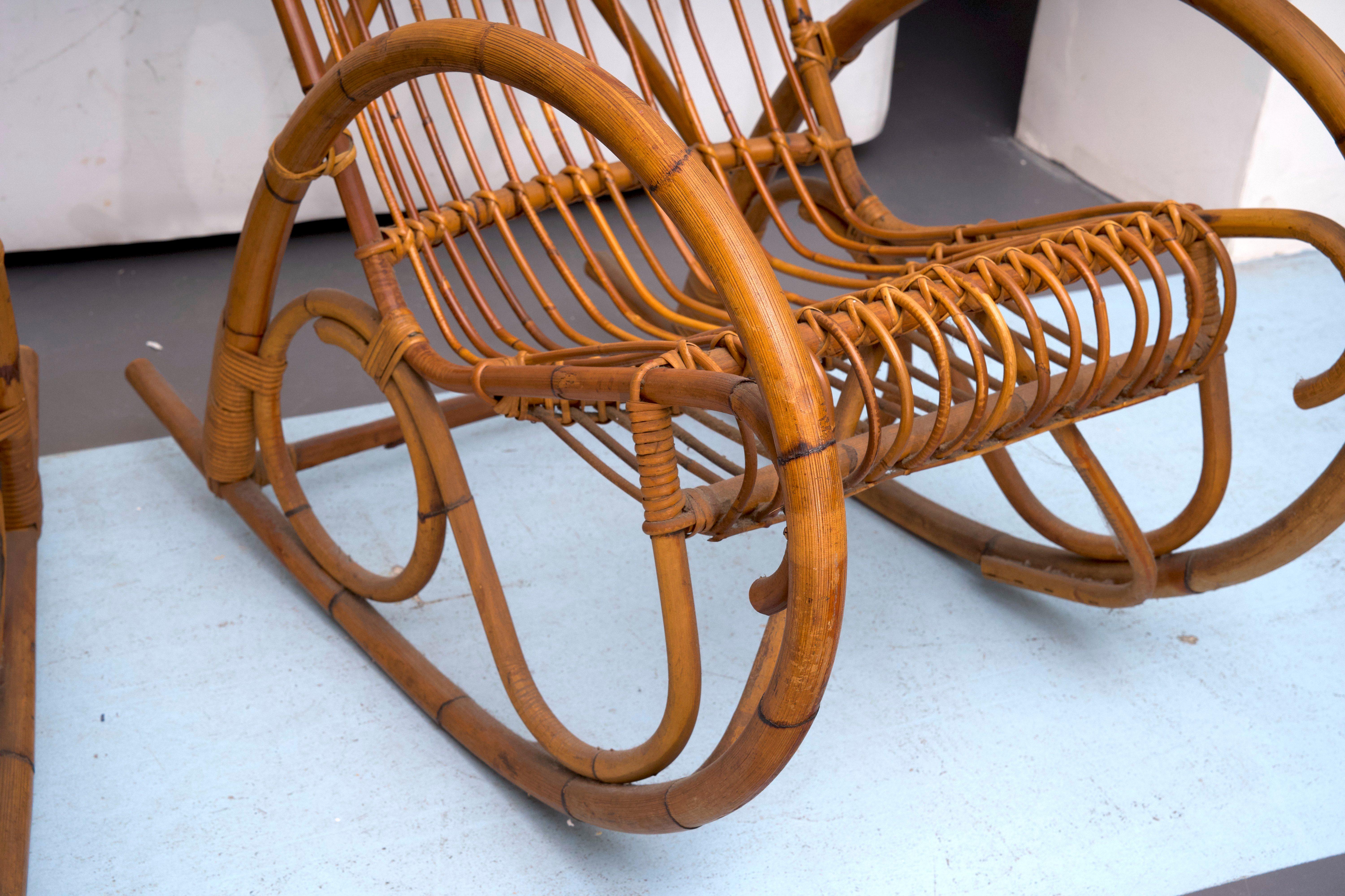 Estilo Franco Albini, pareja de mecedoras de ratán y bambú. Italia años 50 en venta 6