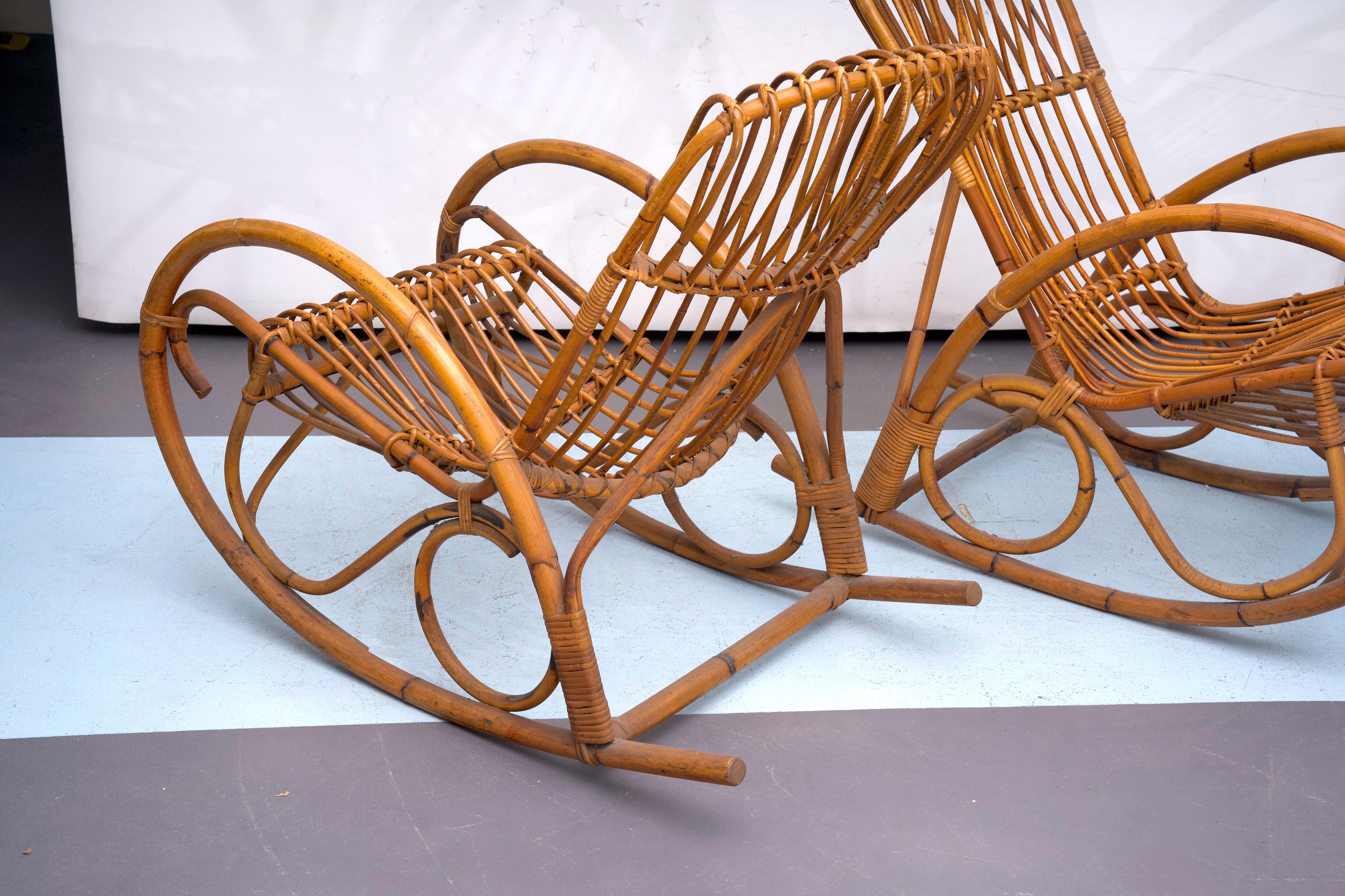 Estilo Franco Albini, pareja de mecedoras de ratán y bambú. Italia años 50 siglo XX en venta