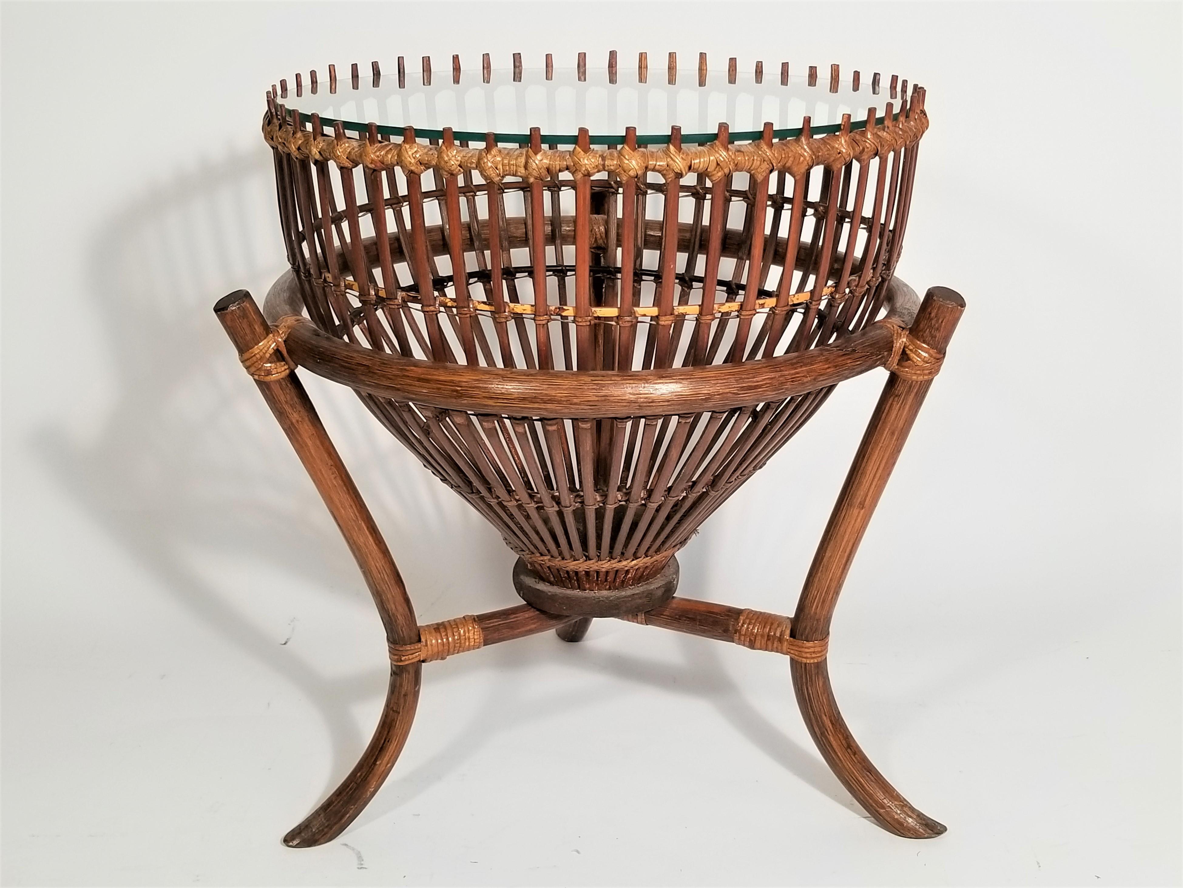 Franco Albini Style Rattan 1960s Fishing Basket Table In Excellent Condition For Sale In New York, NY