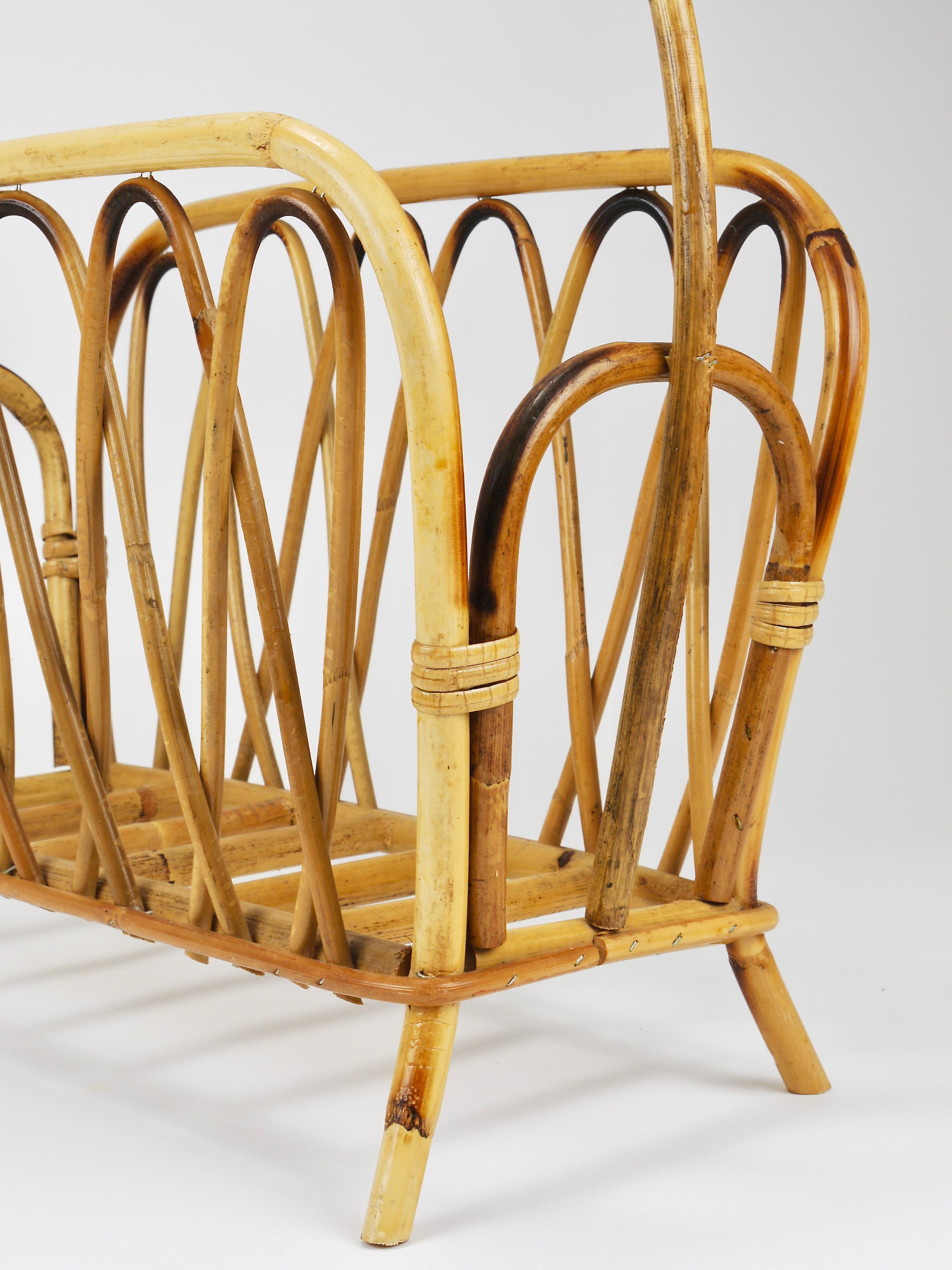 Franco Albini Style Rattan Bamboo Magazine Rack Newspaper Stand, Italy, 1970s For Sale 5