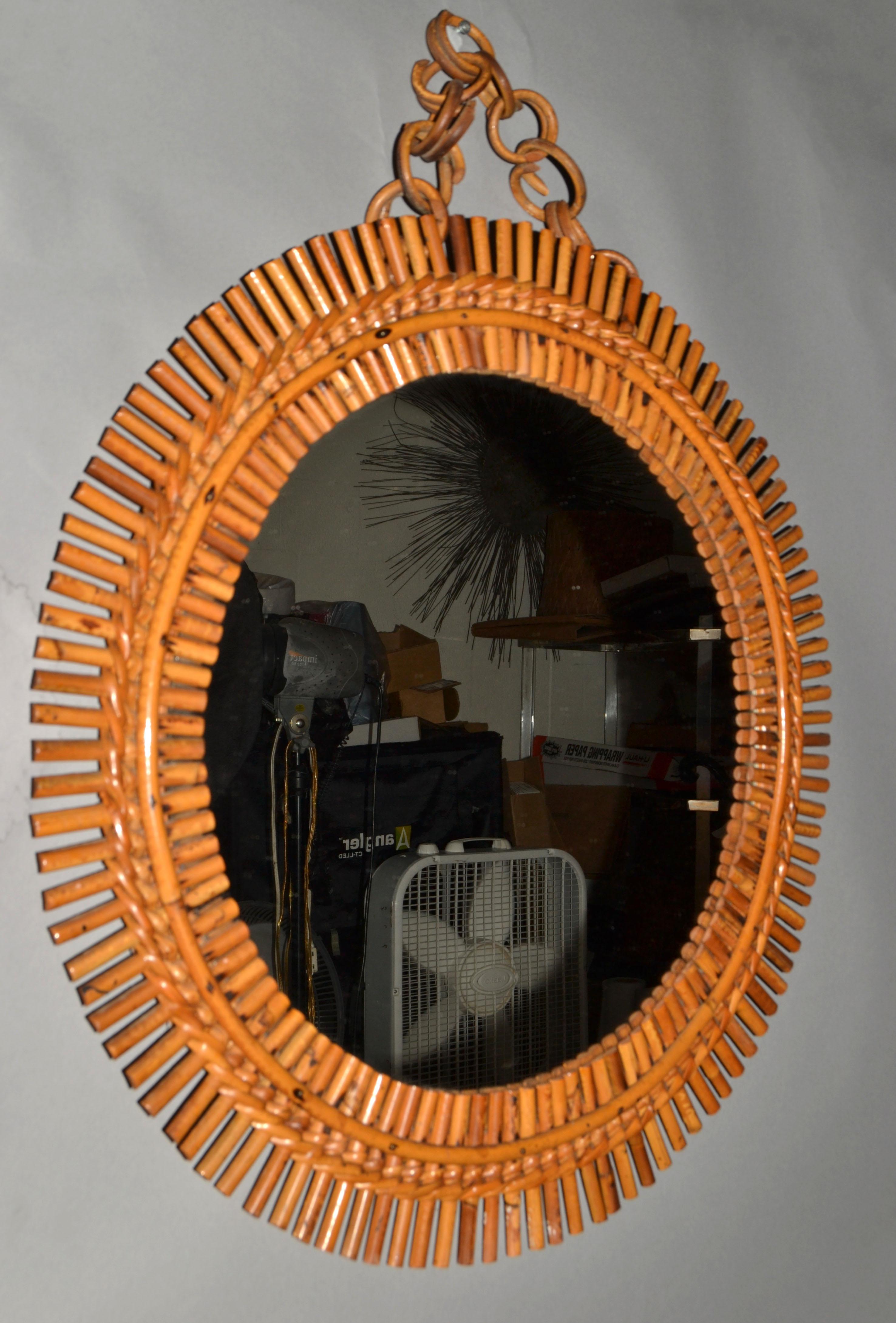 italien Miroir mural rond en bambou brûlé de style Franco Albini, Italie, mi-siècle moderne en vente
