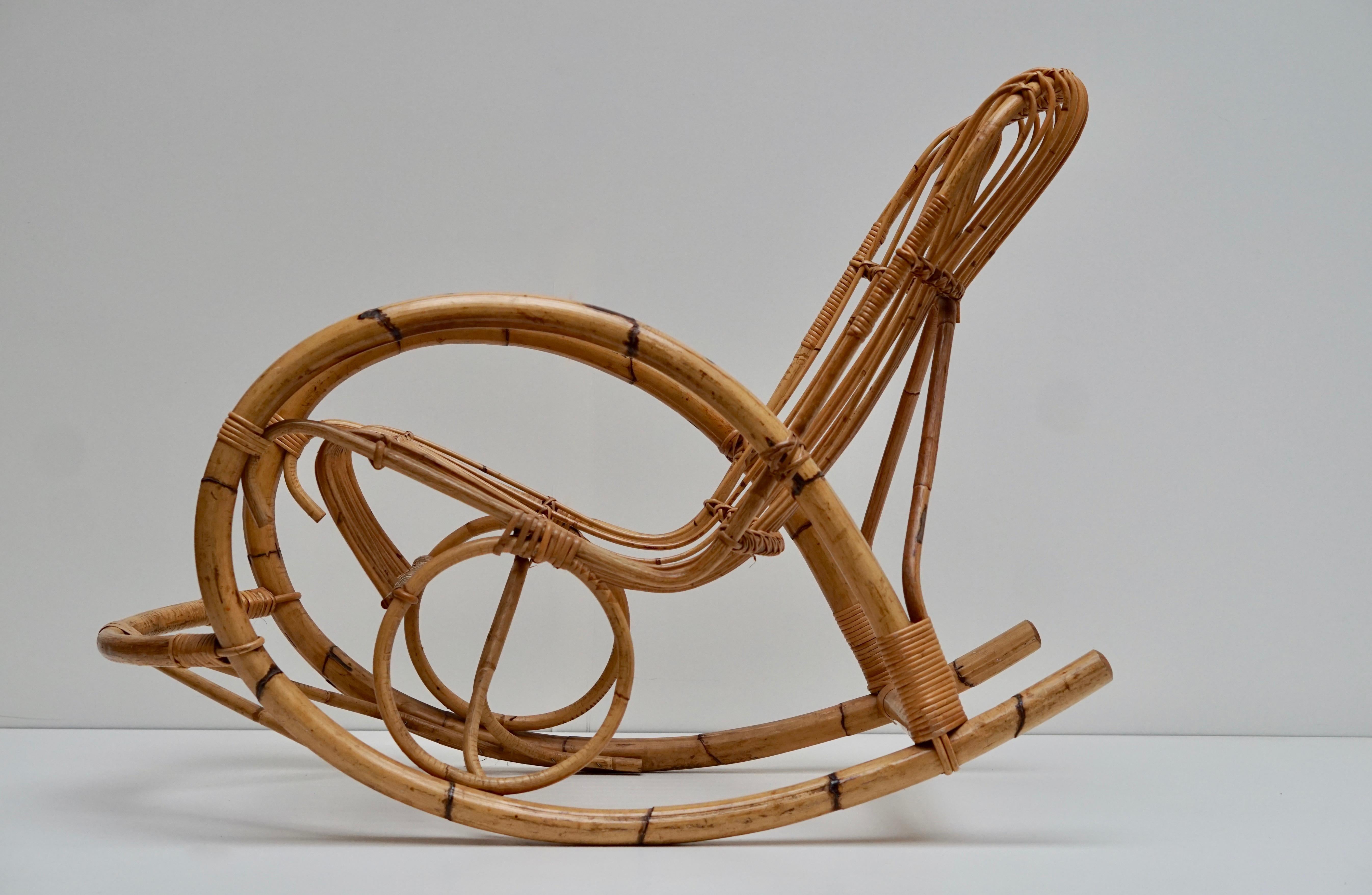 Franco Albini Style Wicker Bamboo Rocking Chair In Good Condition For Sale In Antwerp, BE