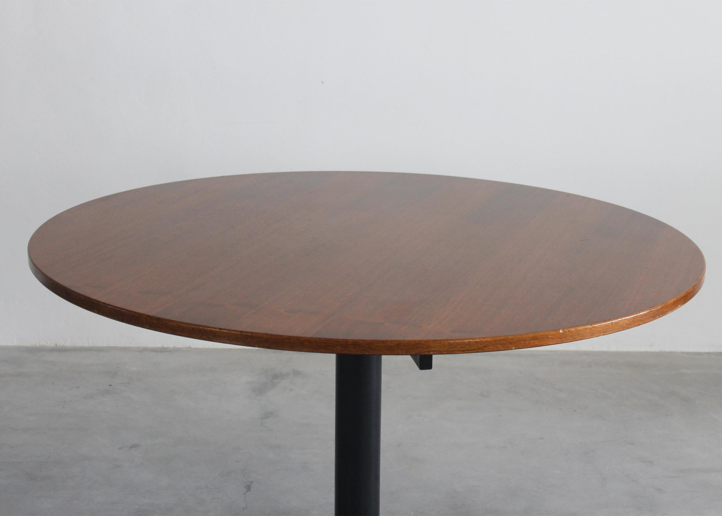 Franco Albini TL30 Runder Tisch aus Metall und Holz für Poggi, 1950er Jahre (Moderne der Mitte des Jahrhunderts) im Angebot