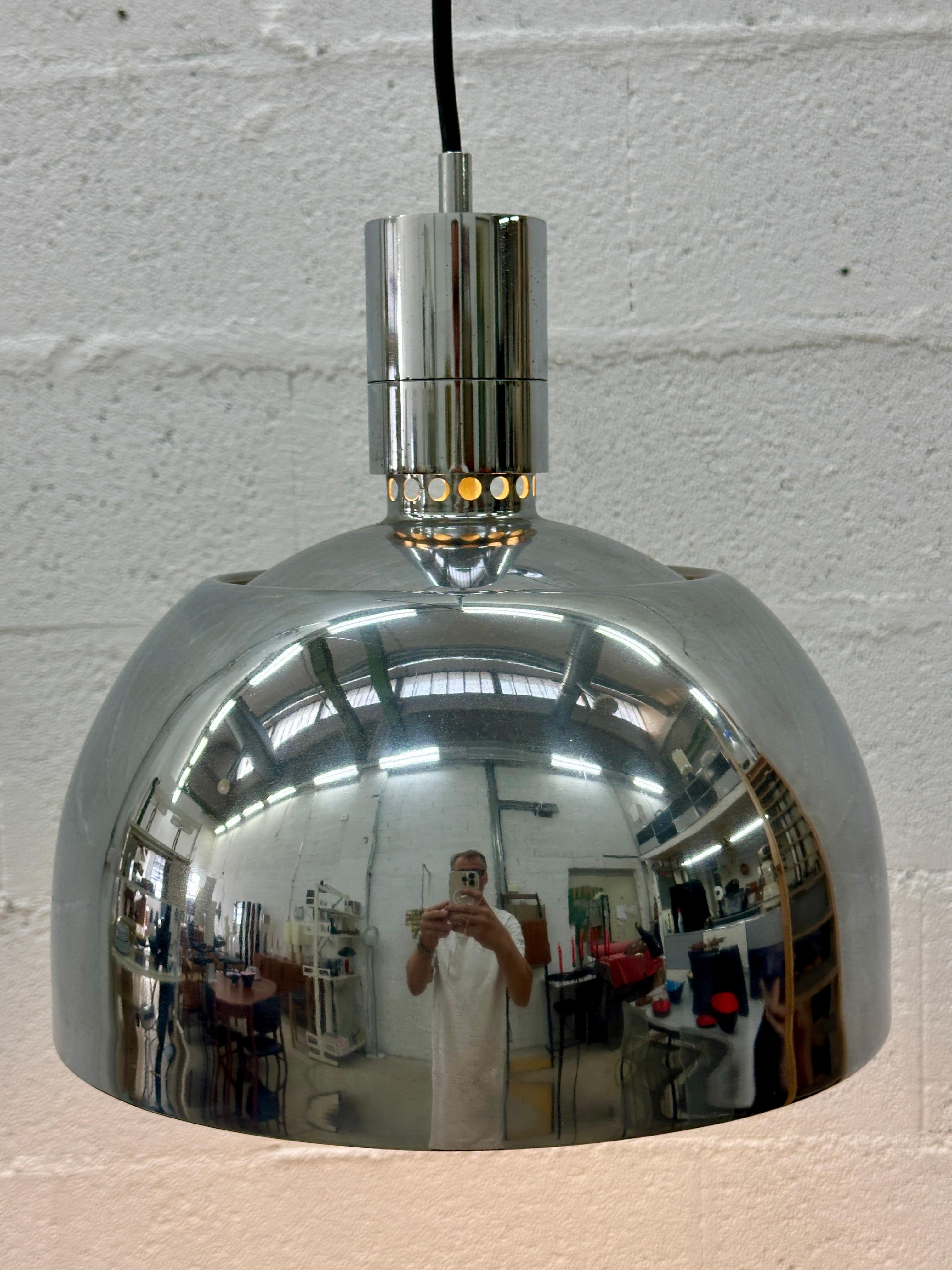 Franco Albini for the Sirrah AM/AS wall lamp.
Designed and manufactured in Italy in the 1960s.
Chrome-plated and enameled metal.
Takes 1 medium-base bulb. (See picture)

The lamp is on two axes. The first arm is 70 cm and the second 50 cm. Total 120