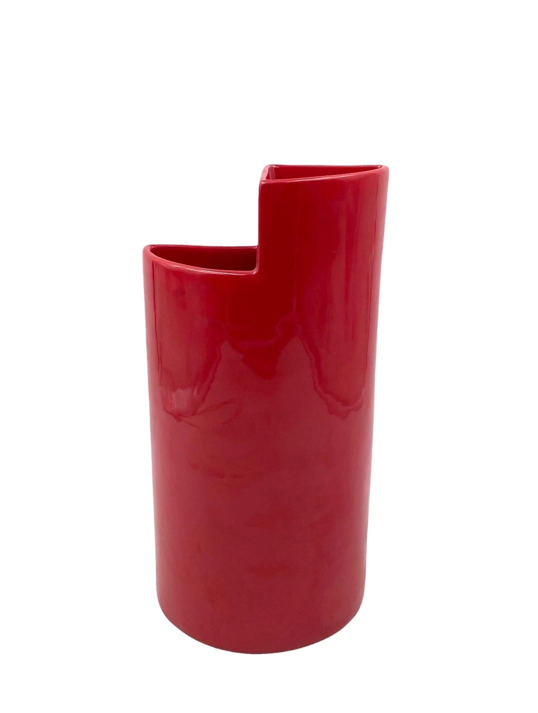 Italian Franco Bettonica, vase en céramique rouge mod. fb1, Gabbianelli Italie vers 1970 en vente