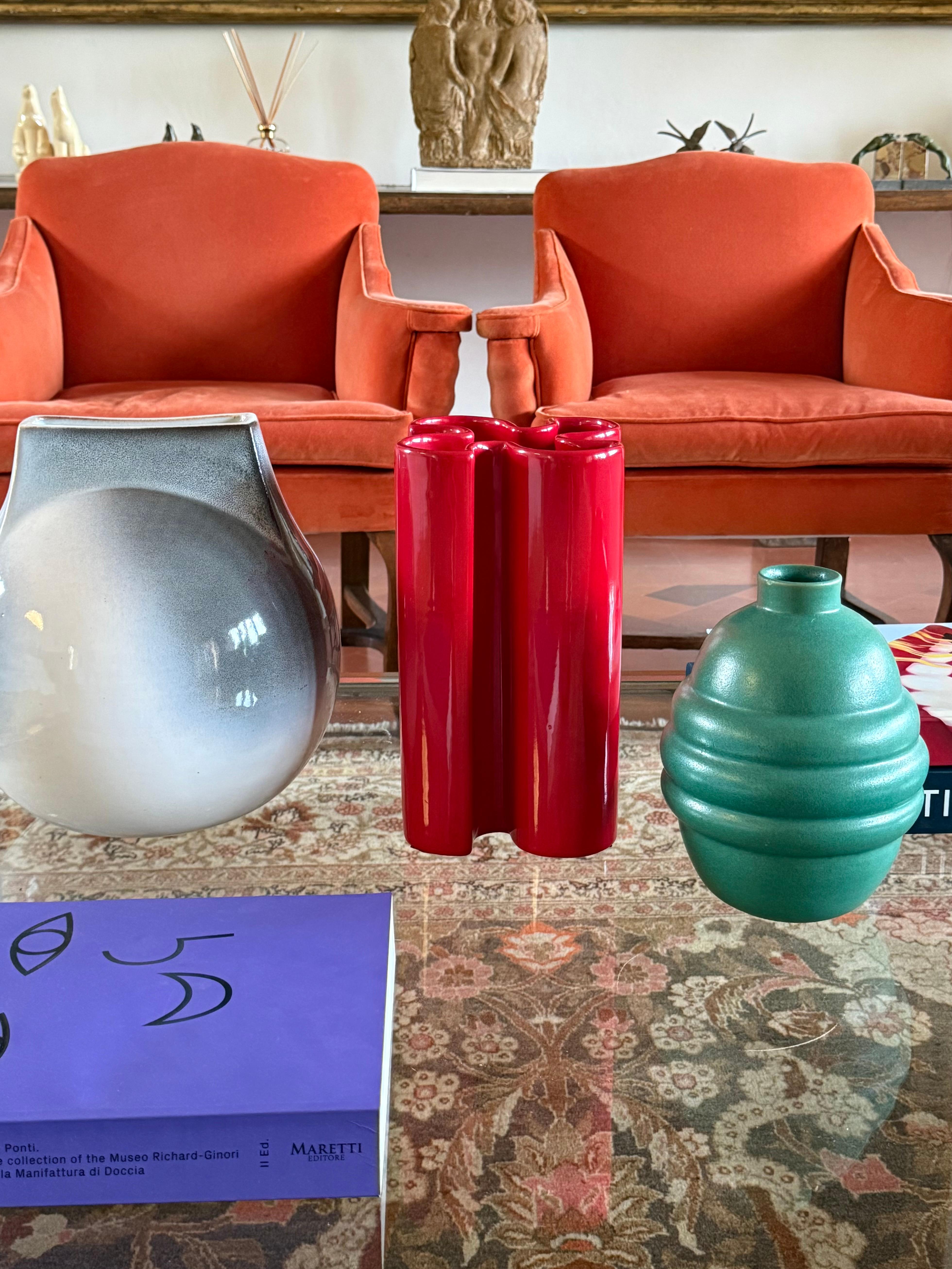 Late 20th Century Franco Bettonica, Space age rare red ceramic vase, Gabbianelli Italy ca. 1970 in vendita