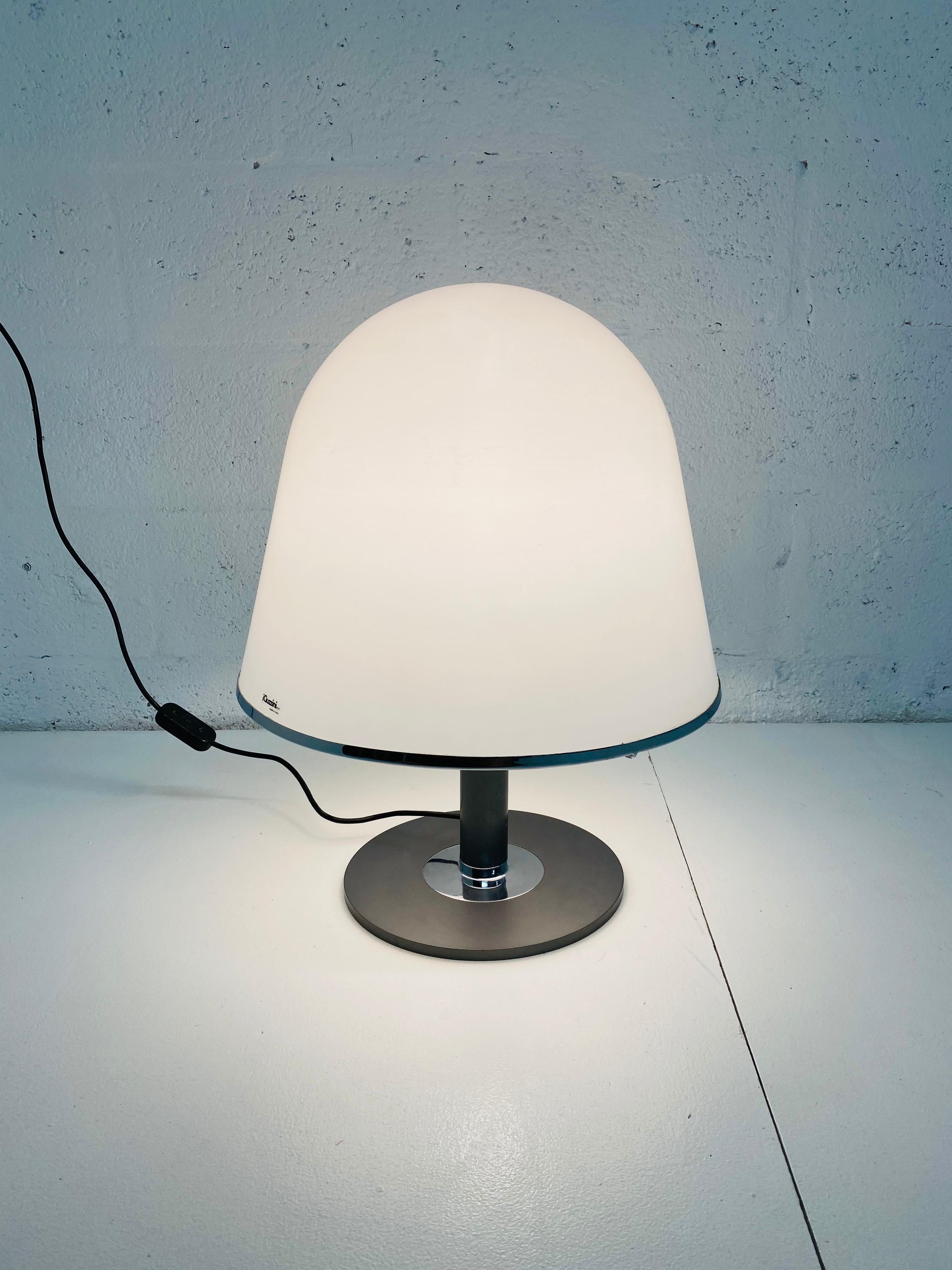 Franco Bresciani Kuala Table Lamp for Guzzini, Italy, 1970s In Good Condition For Sale In Miami, FL