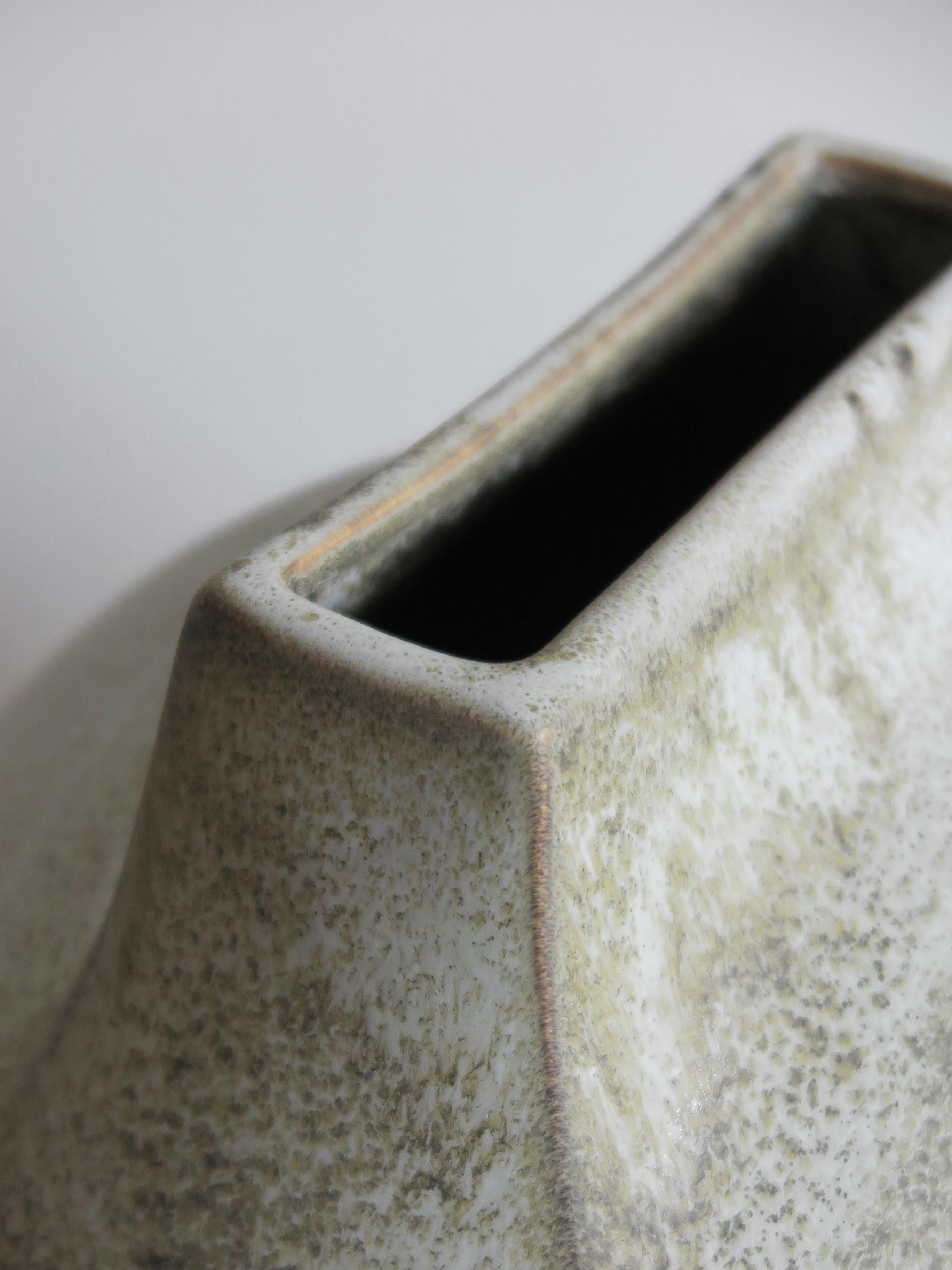 Große italienische Midcentury-Modern-Vase aus Gres-Keramik von Franco Bucci, 1970er Jahre im Angebot 1