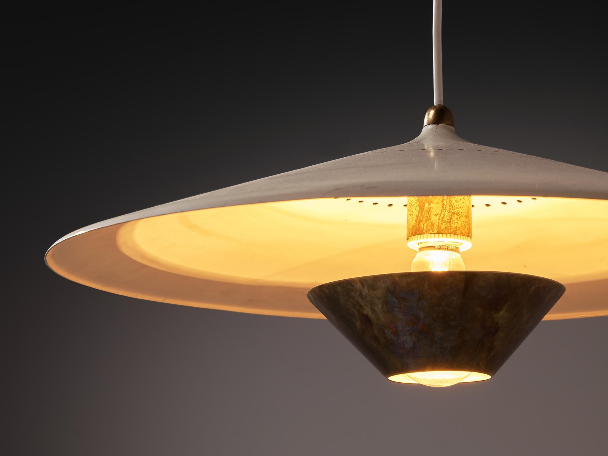 Mid-Century moderno Franco Buzzi per O-Luce Lampada da parete in ottone e alluminio in vendita