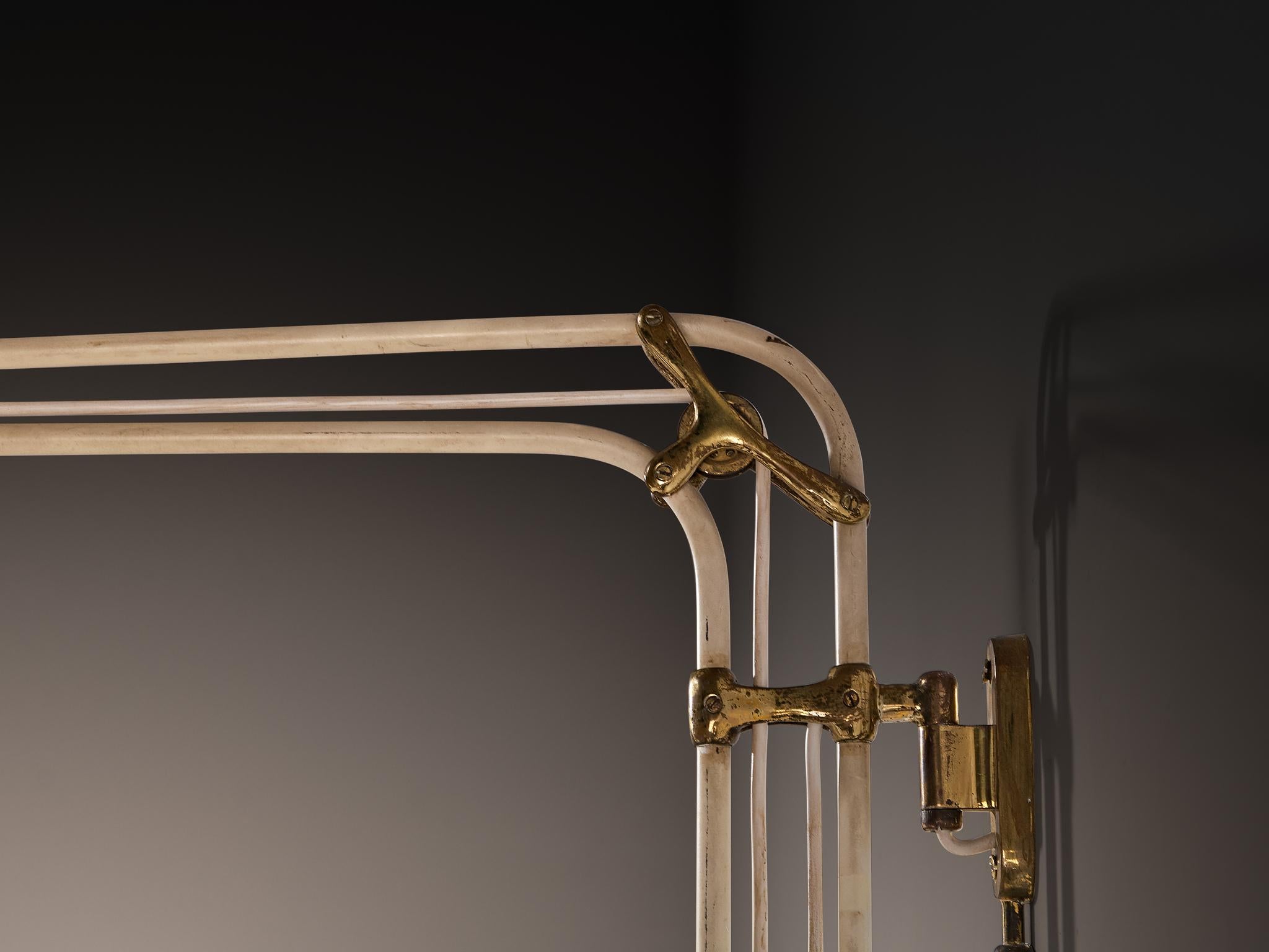 Metà XX secolo Franco Buzzi per O-Luce Lampada da parete in ottone e alluminio in vendita