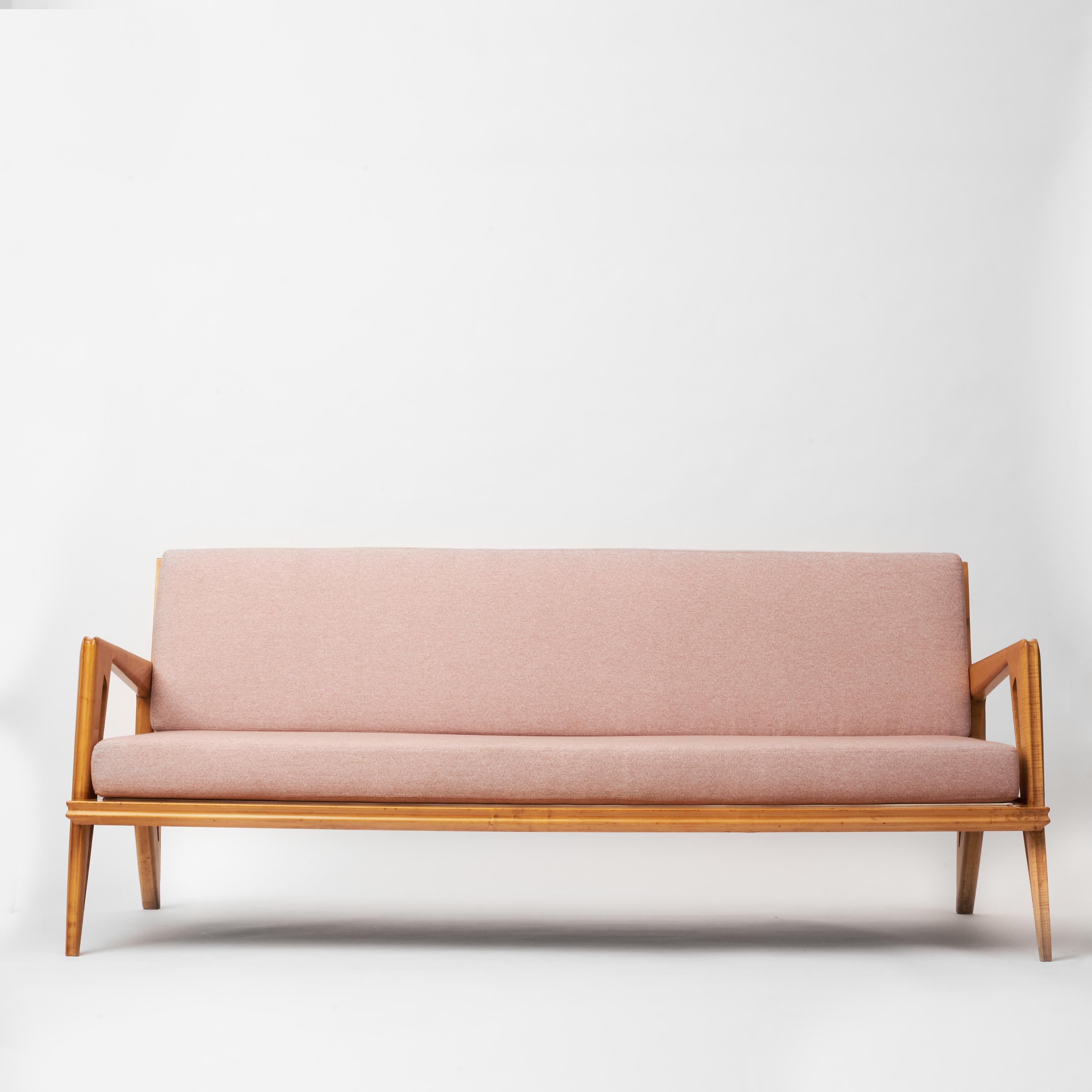Mid-Century Modern Attributed to Franco Campo and Carlo Graffi Mid-Century Italian Sofa For Sale