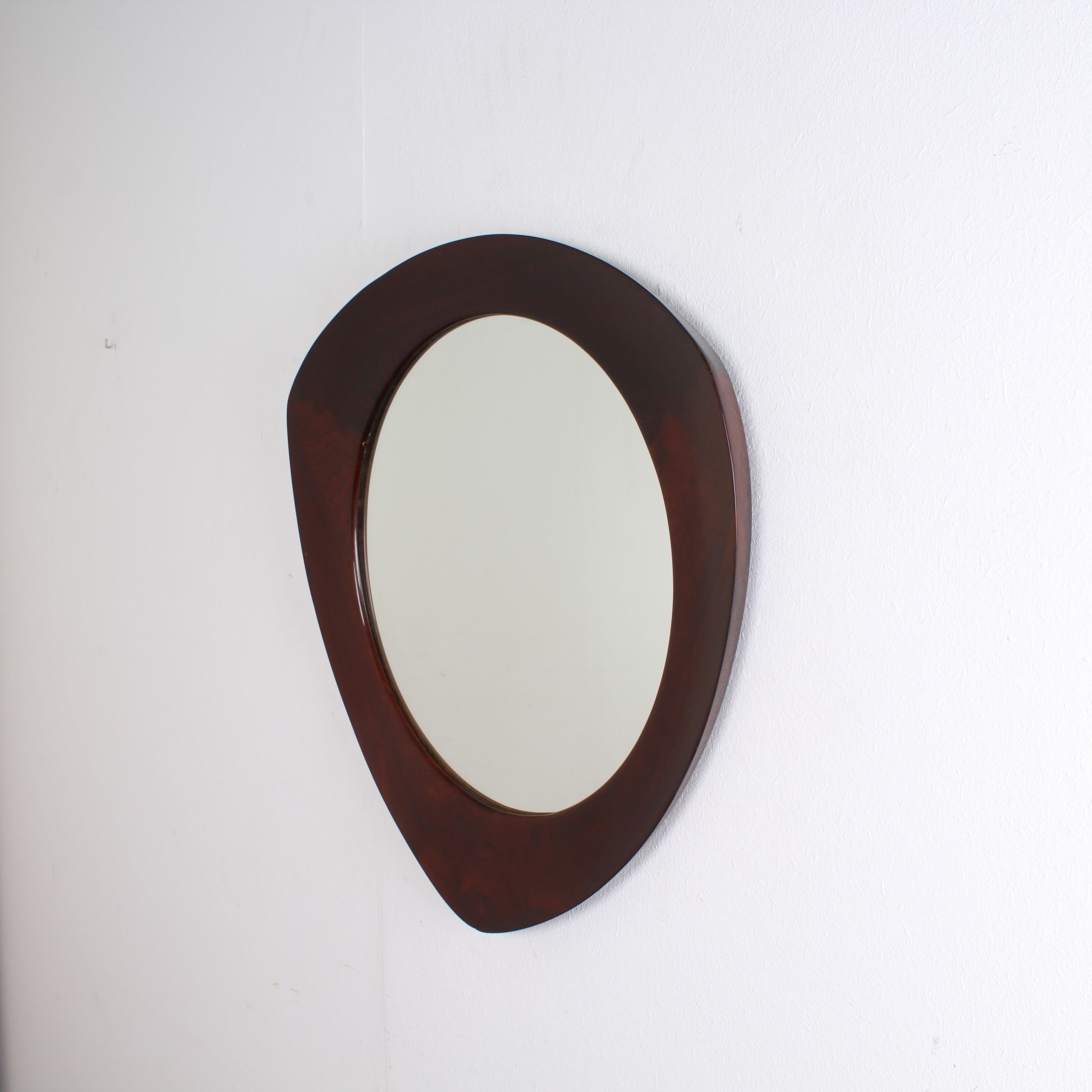 Beautiful wooden framed mirror mod. 
