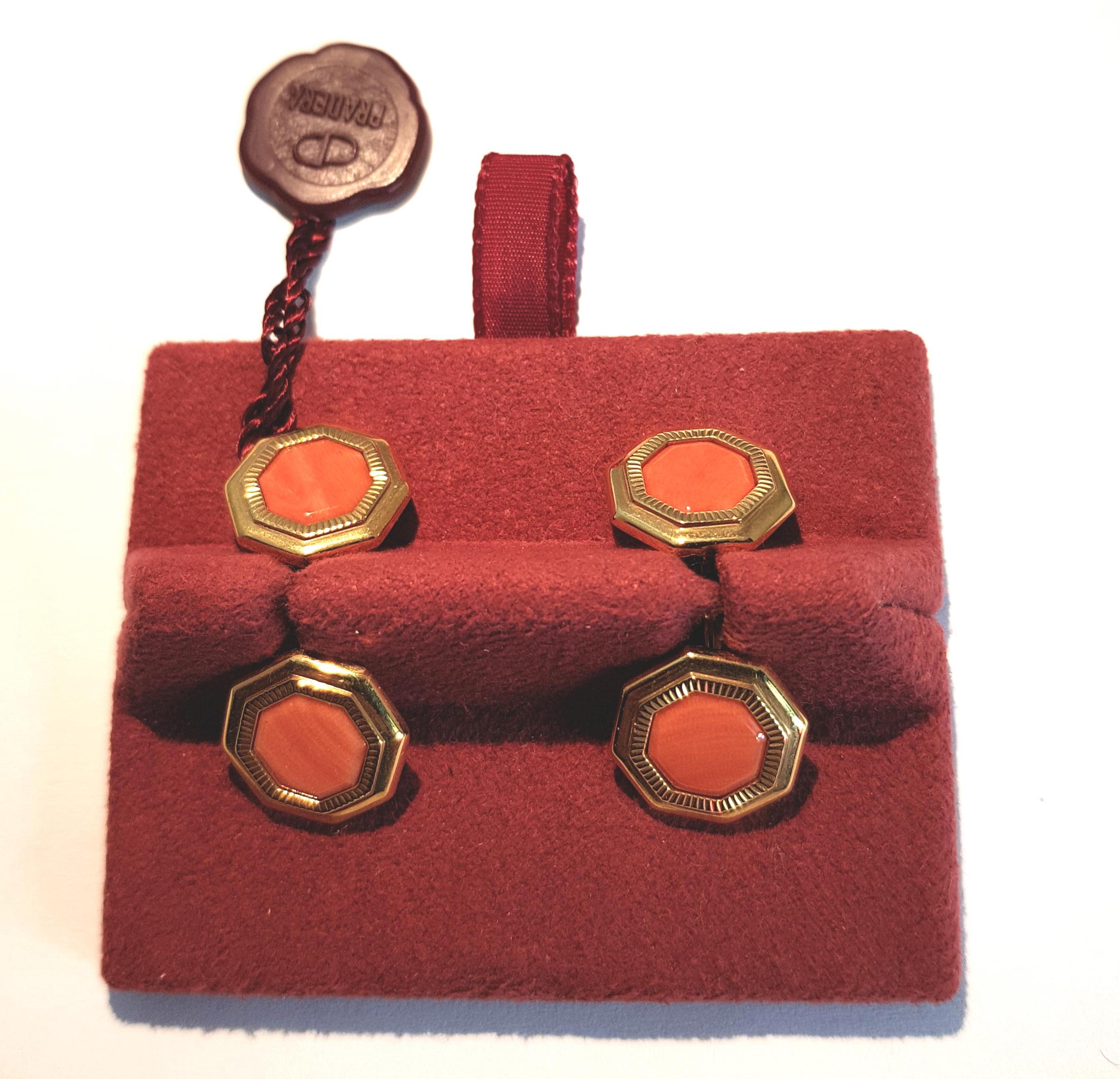 Franco Corti Italian 18 Karat Gold and Sardinian Coral Cufflinks In Excellent Condition For Sale In Bilbao, ES