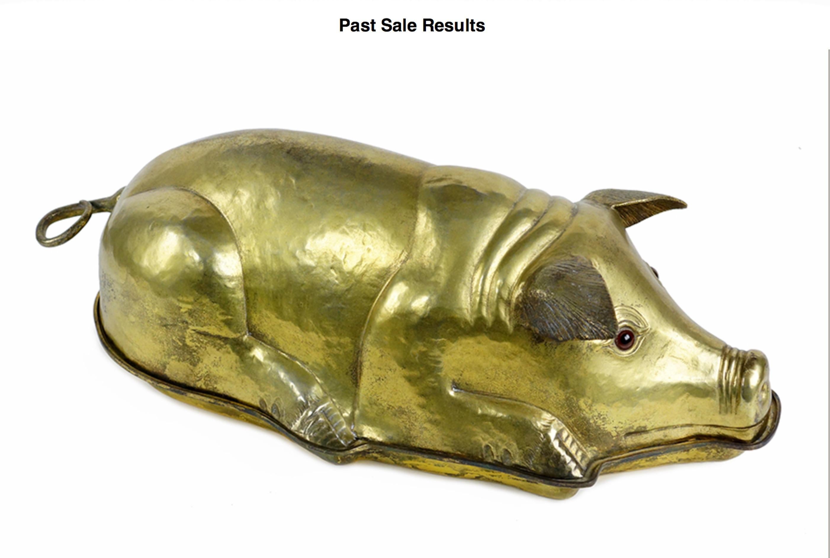 Mid-Century Modern Franco Lapini Italian Repousse Pig Plat de service et plateau avec yeux en verre en vente