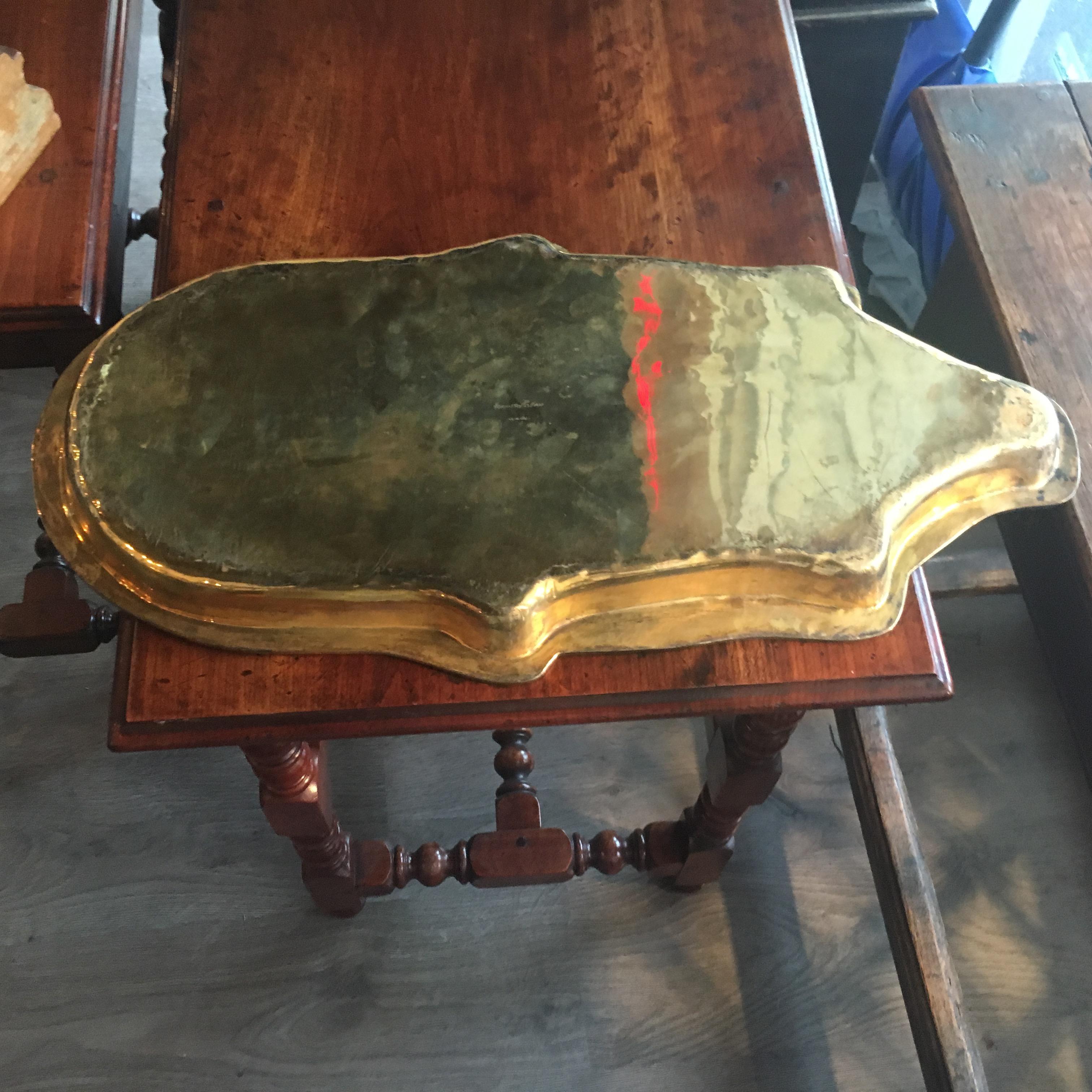 20ième siècle Franco Lapini Italian Repousse Pig Plat de service et plateau avec yeux en verre en vente