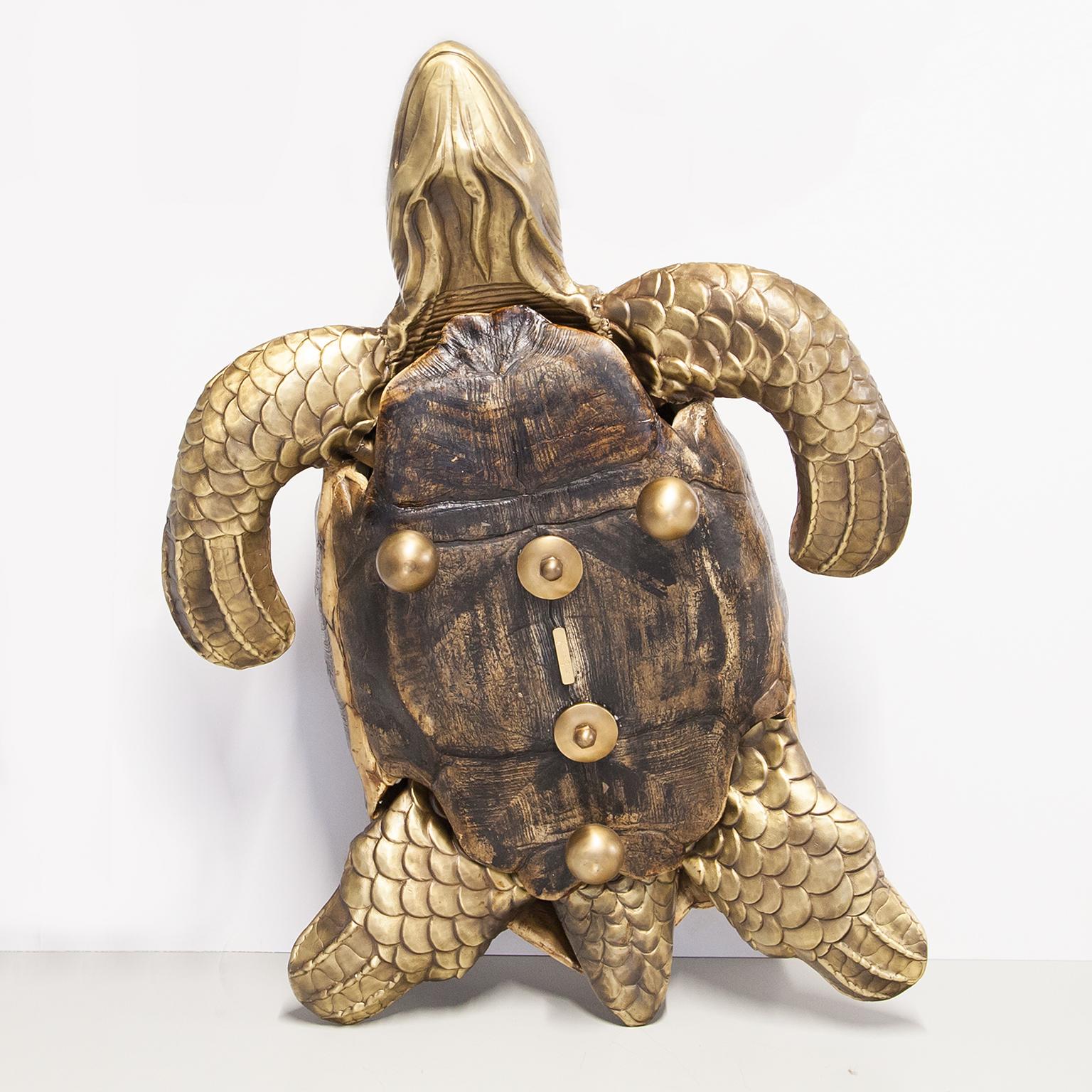 Franco Lapini Sgabello a grandezza naturale con guscio di tartaruga in fibra di vetro, anni '70 in vendita 3