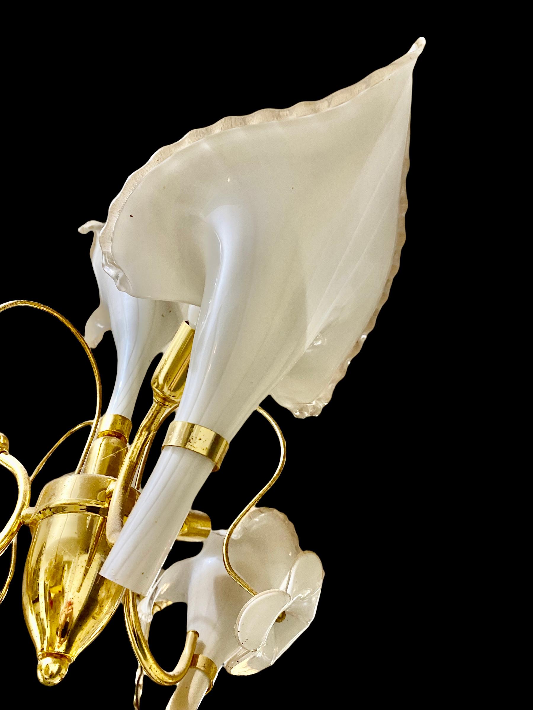 superbe Fanco luce chandelier, with large glass Murano with gilt gold structure. The Design and the quality of the glass make this piece the best of the Italian Design. This beautiful Franco Luce in glass murano are exceptional.

 This Pieces of