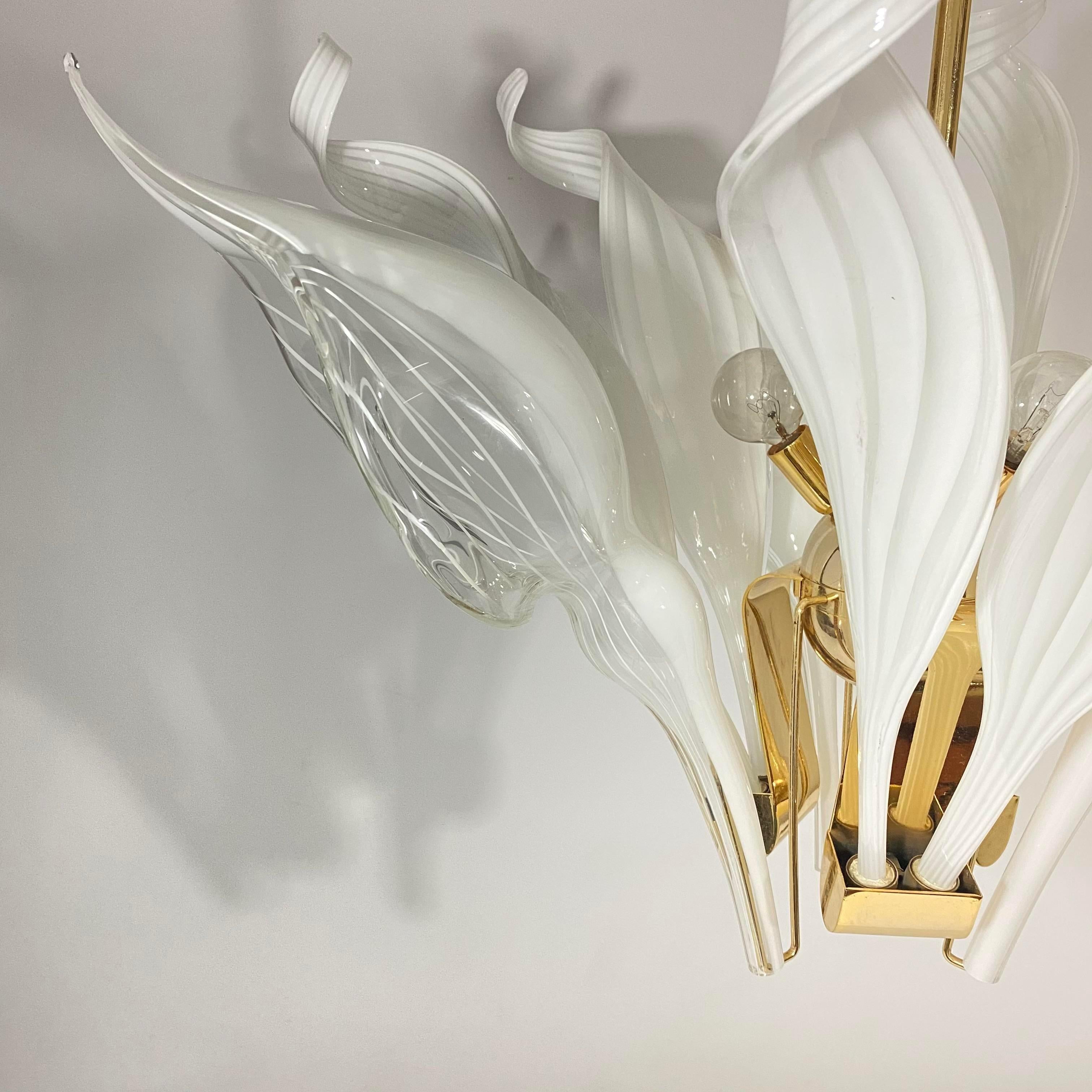 20th Century Franco Luce Murano Glass Calla Lilly and Ribbon Brass Chandelier For Sale