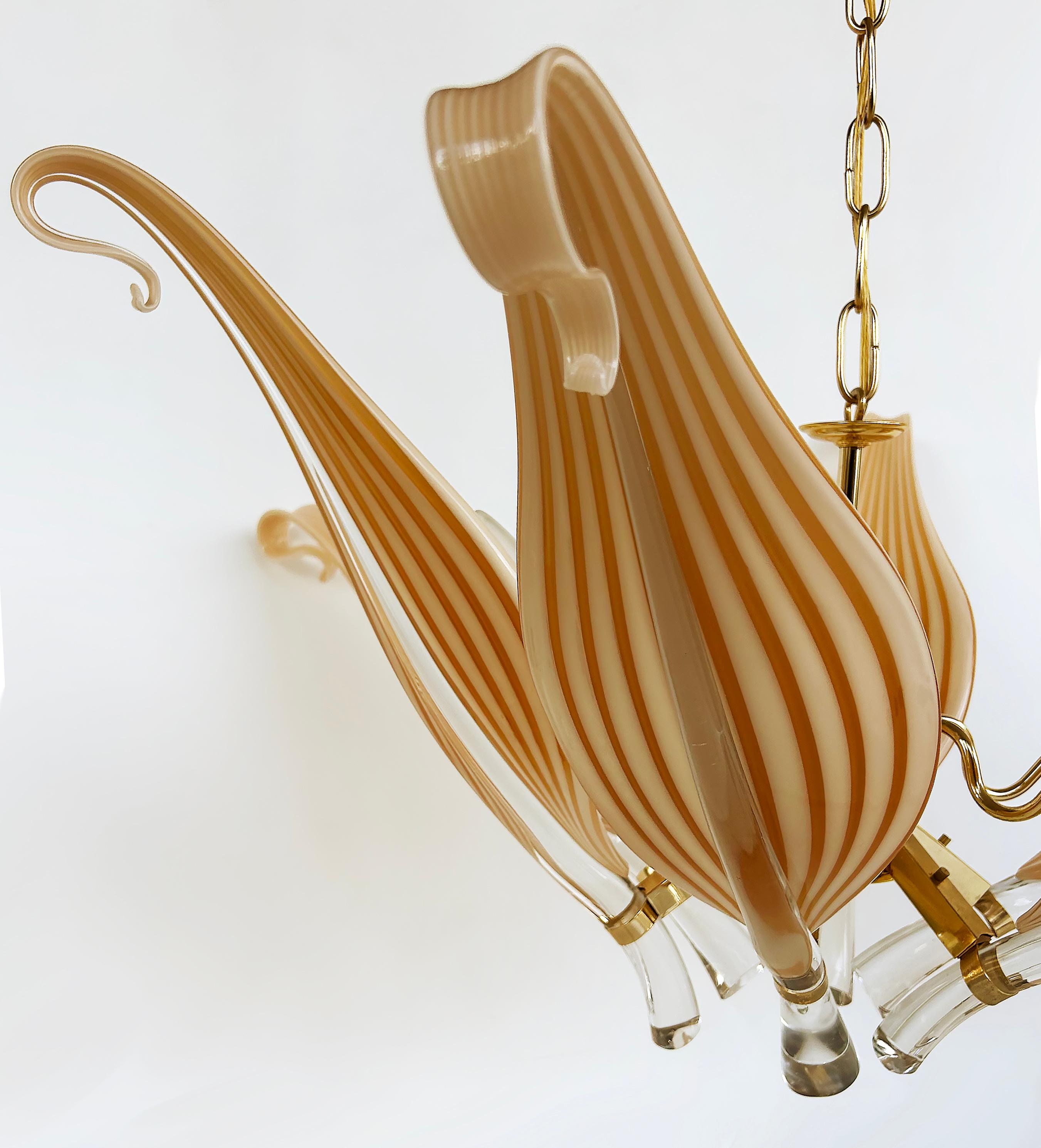 italien Lustre Seguso en laiton et verre de Murano à 6 lumières, baldaquin et chaîne en vente