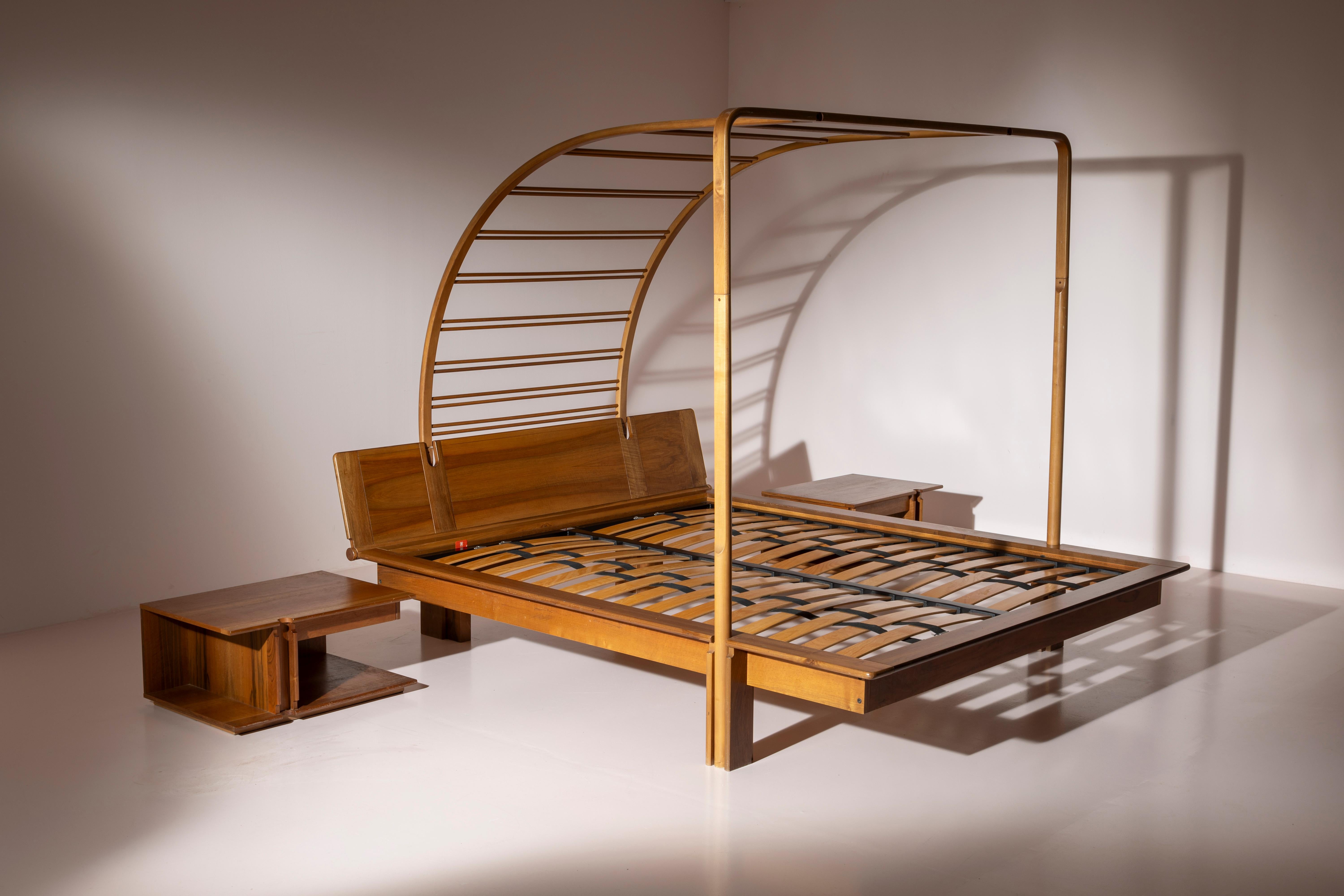 Franco Poli Locanda double bed with canopy produced by Bernini, Italy 1982 For Sale 9