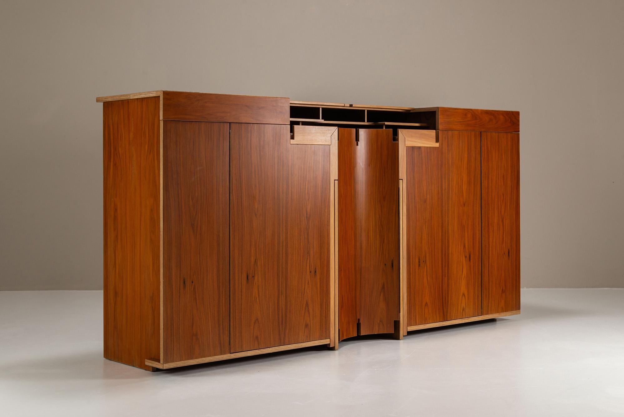 Franco Poli 'Scaligera' Anrichte für Bernini, Italien 1980er (Ende des 20. Jahrhunderts) im Angebot