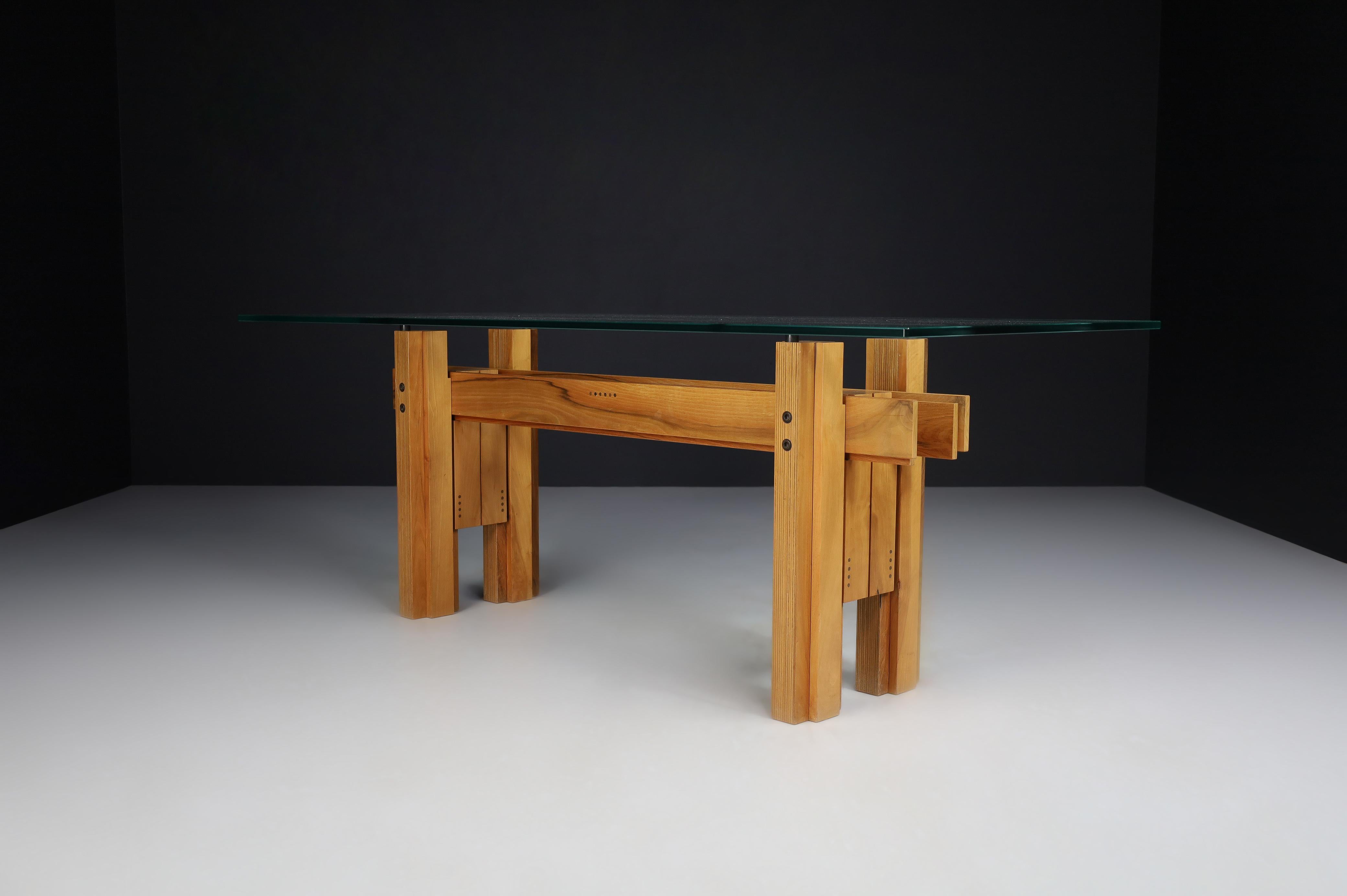 Franco Poli Tisch Cangrande aus Nussbaumholz für Bernini, Italien 1970er Jahre    (Moderne der Mitte des Jahrhunderts) im Angebot