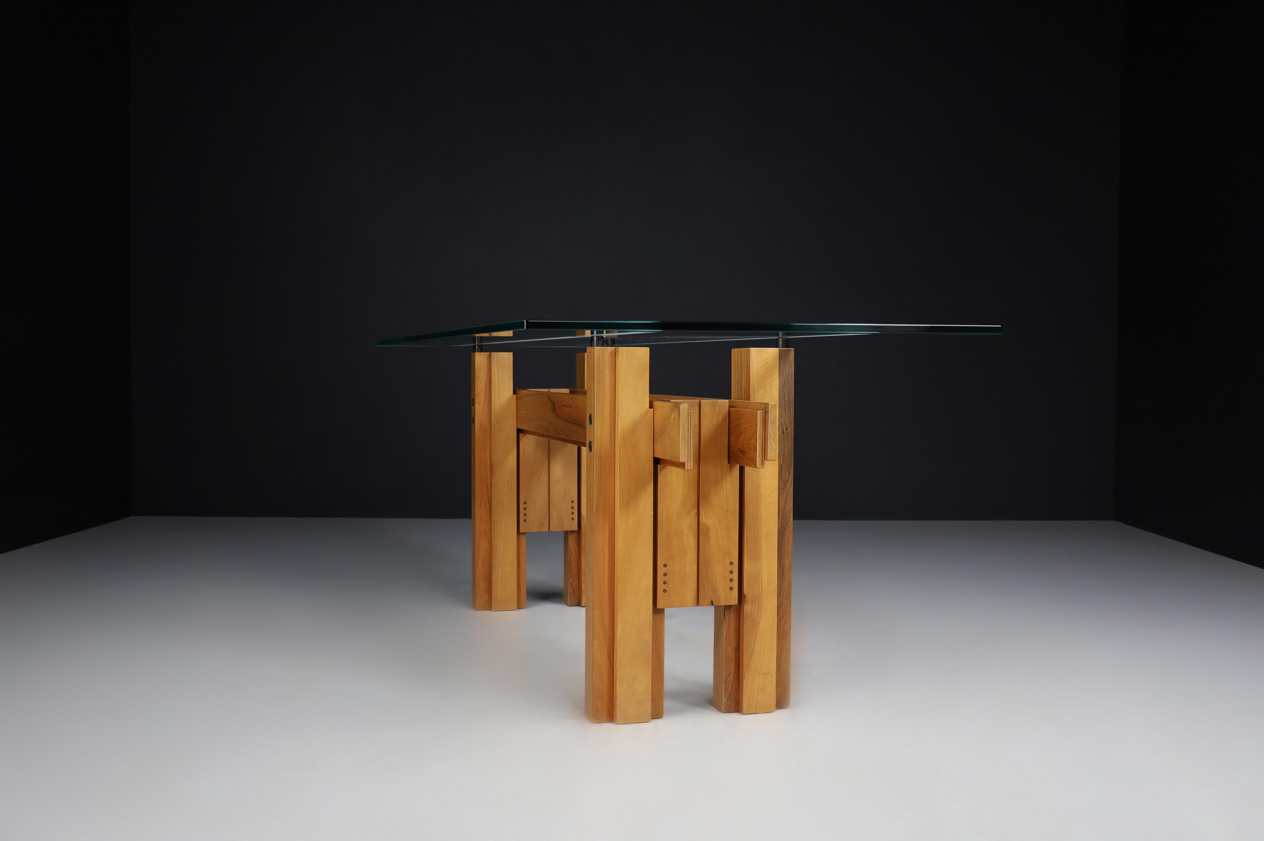 20ième siècle Table Cangrande en noyer pour Bernini, Italie, années 1970 en vente