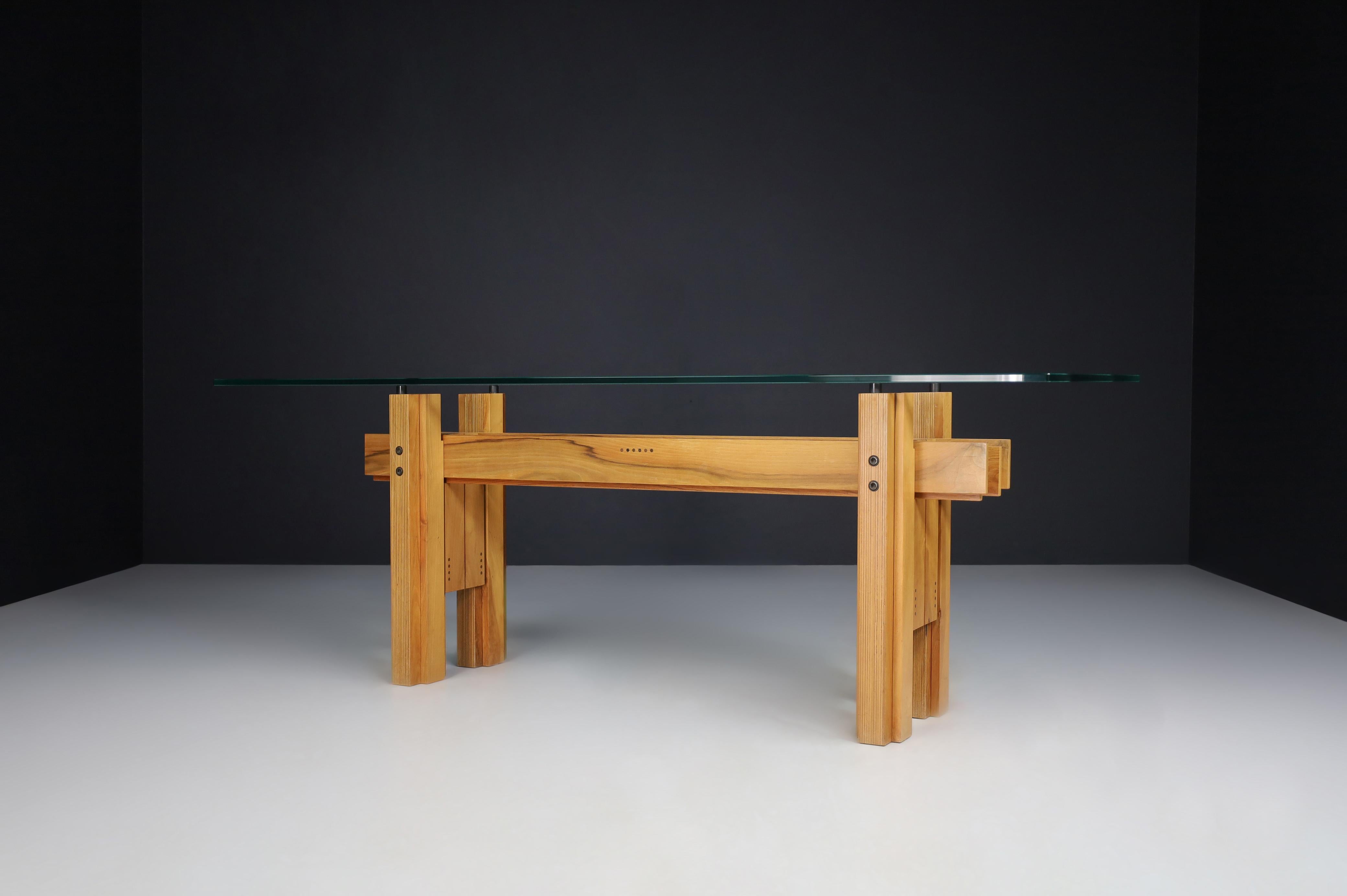Franco Poli Tisch Cangrande aus Nussbaumholz für Bernini, Italien 1970er Jahre    (20. Jahrhundert) im Angebot
