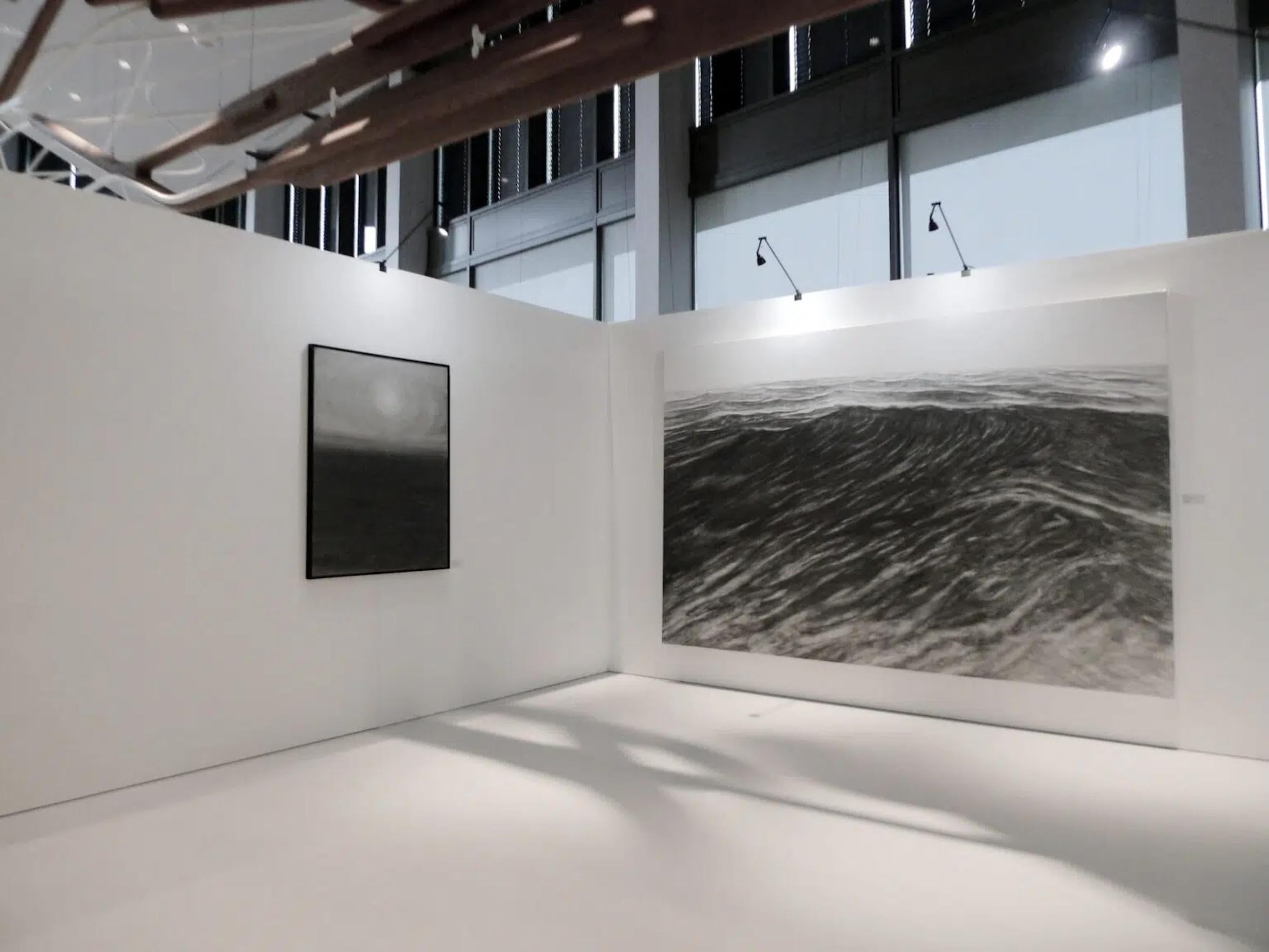 Oceano par Franco Salas Borquez - Peinture à grande échelle, vagues de l'océan, mer, gris en vente 4