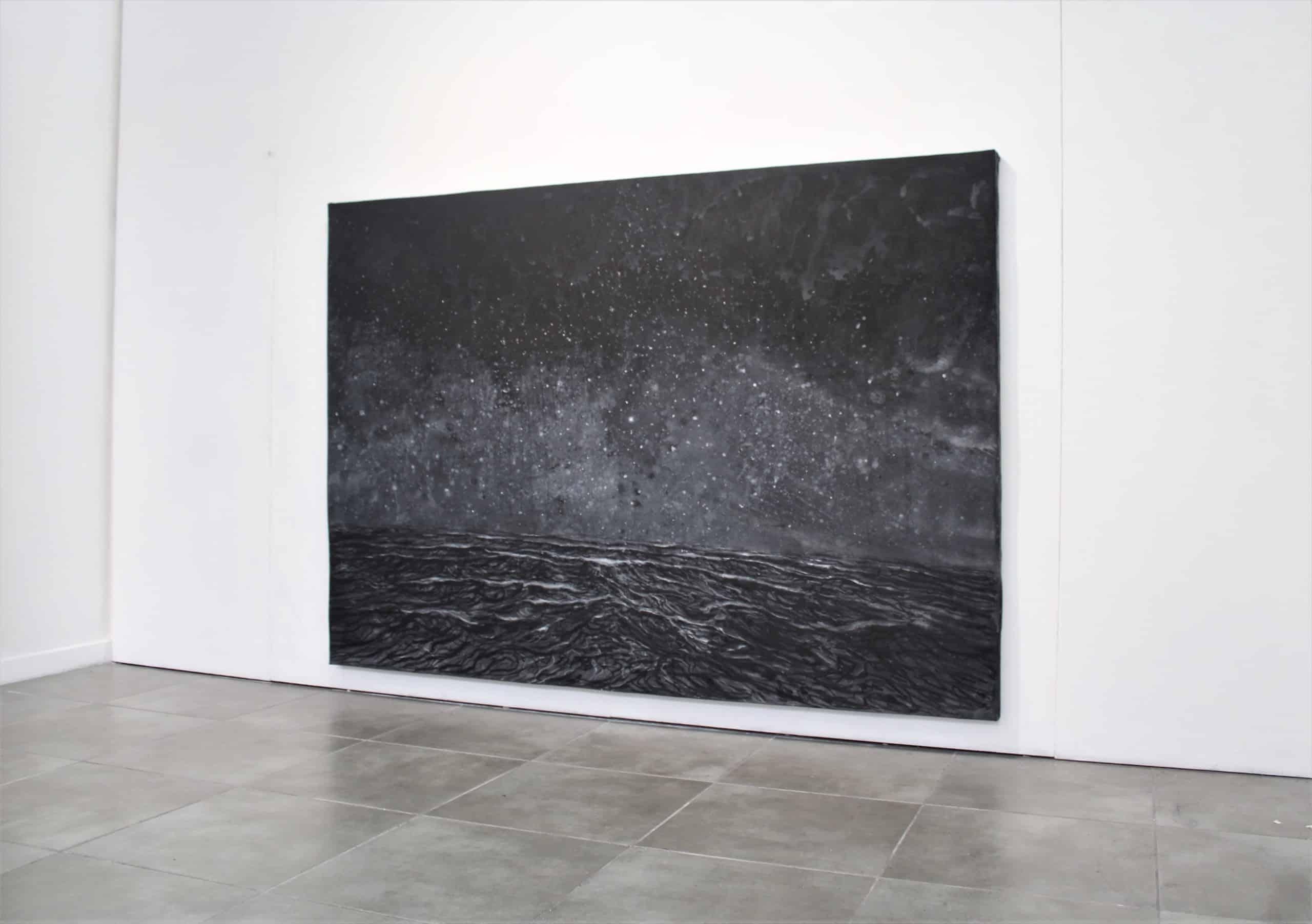 The night von Franco Salas Borquez – Schwarz-Weiß-Gemälde, Meereswellen, Meeresformen, Meer im Angebot 1