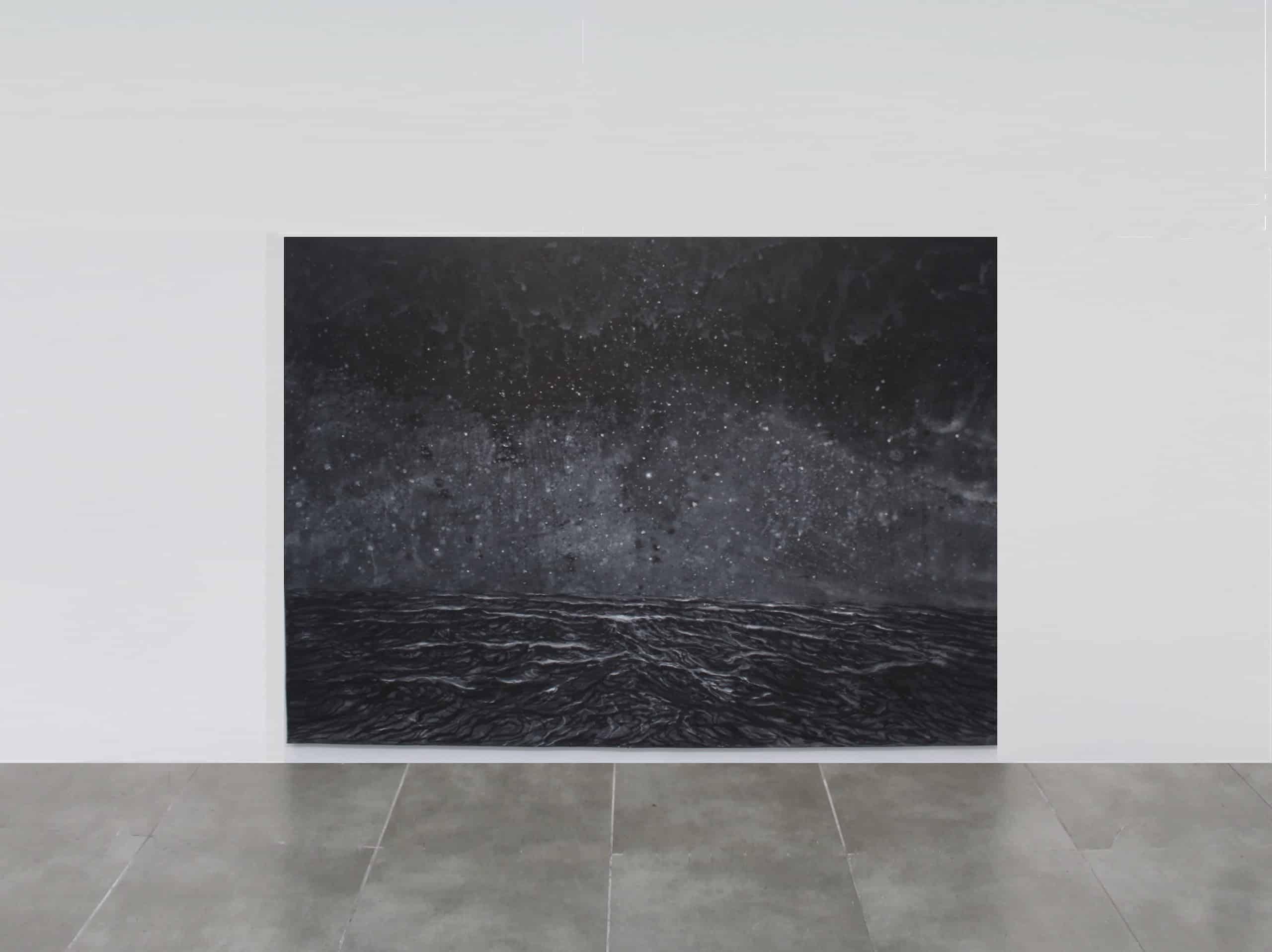 The night von Franco Salas Borquez – Schwarz-Weiß-Gemälde, Meereswellen, Meeresformen, Meer im Angebot 3