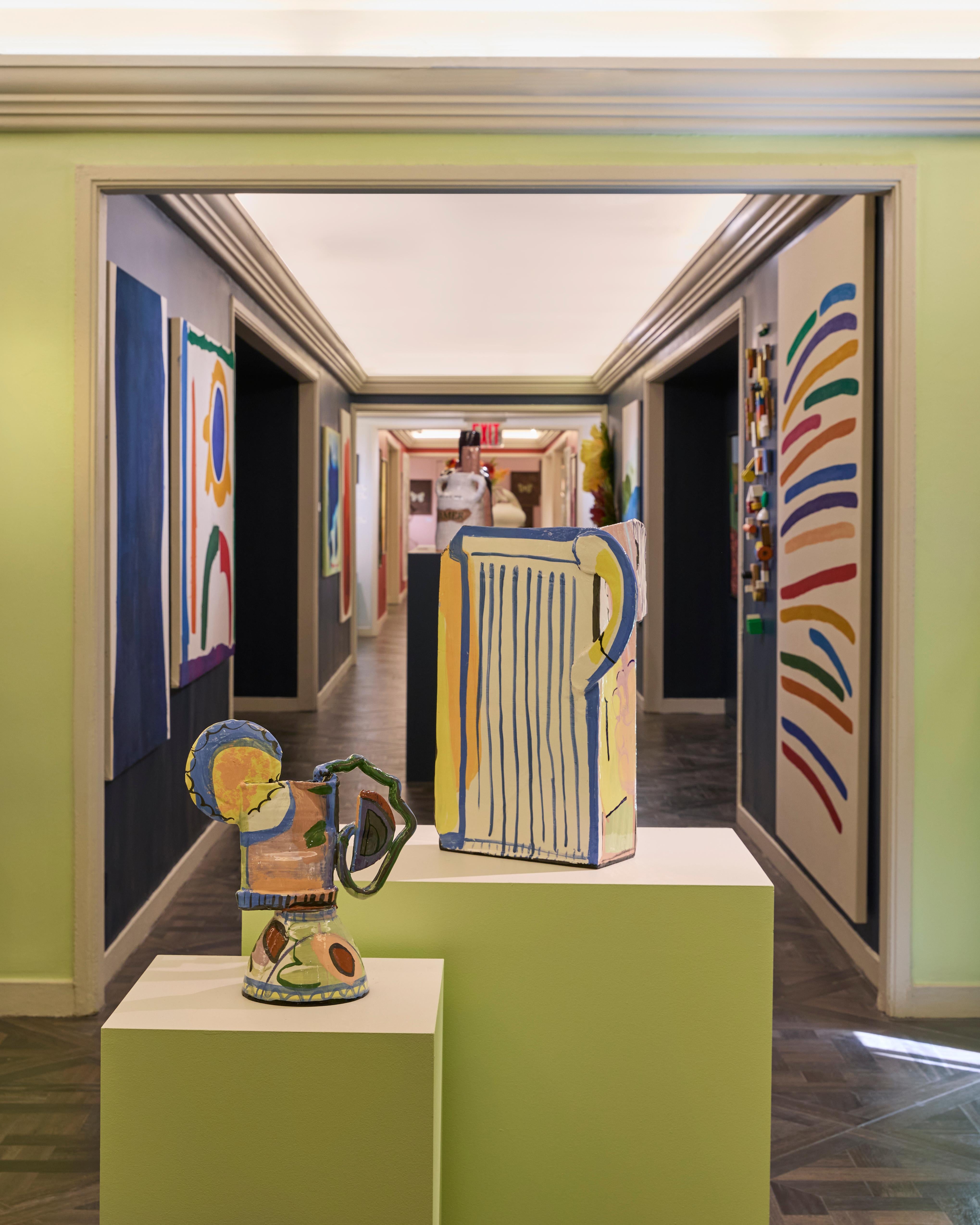 L'Amphore (Grau), Abstract Sculpture, von Francois Bauer