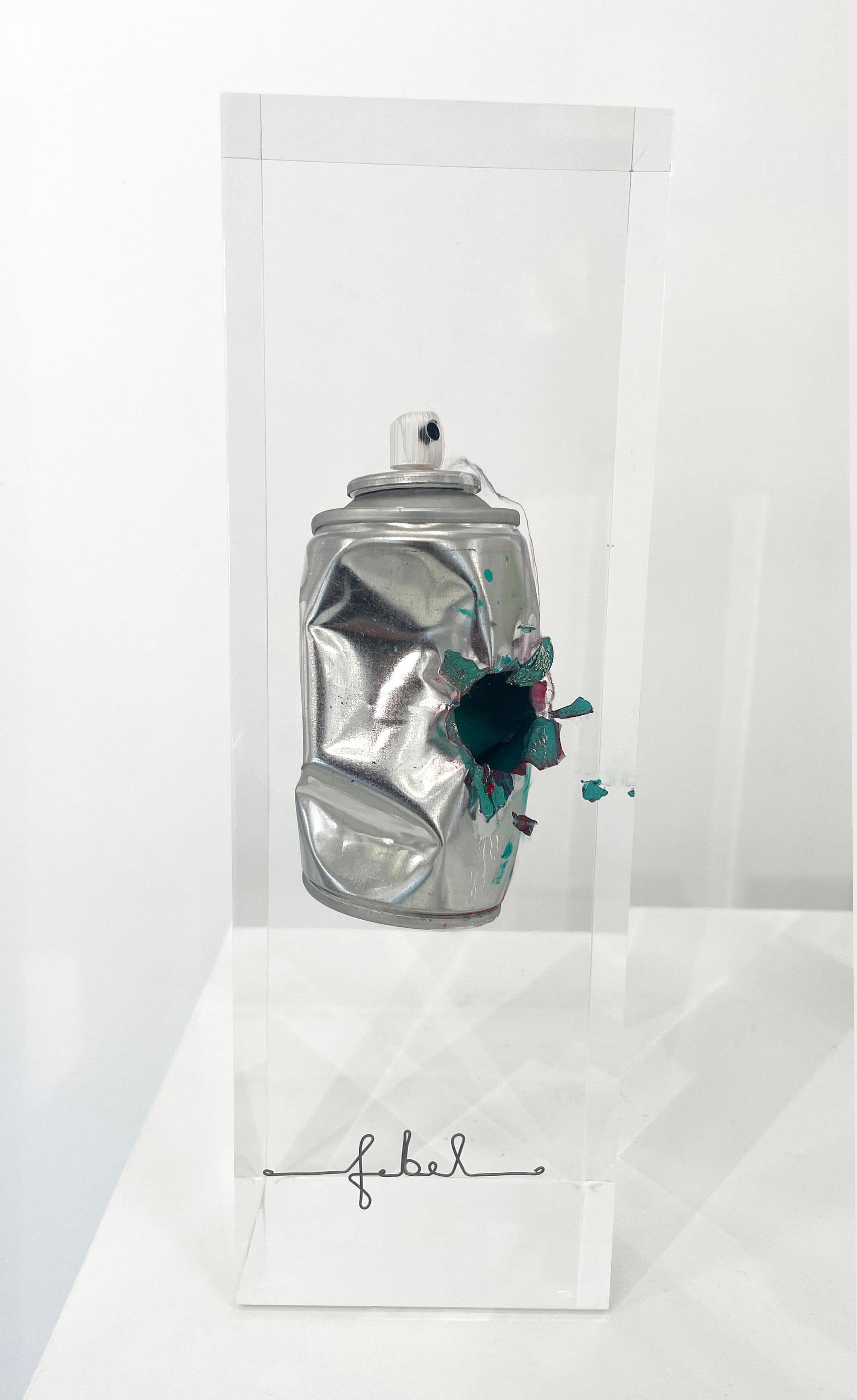Francois Bel Still-Life Sculpture – Kleiner rot-blauer Sprühstoff