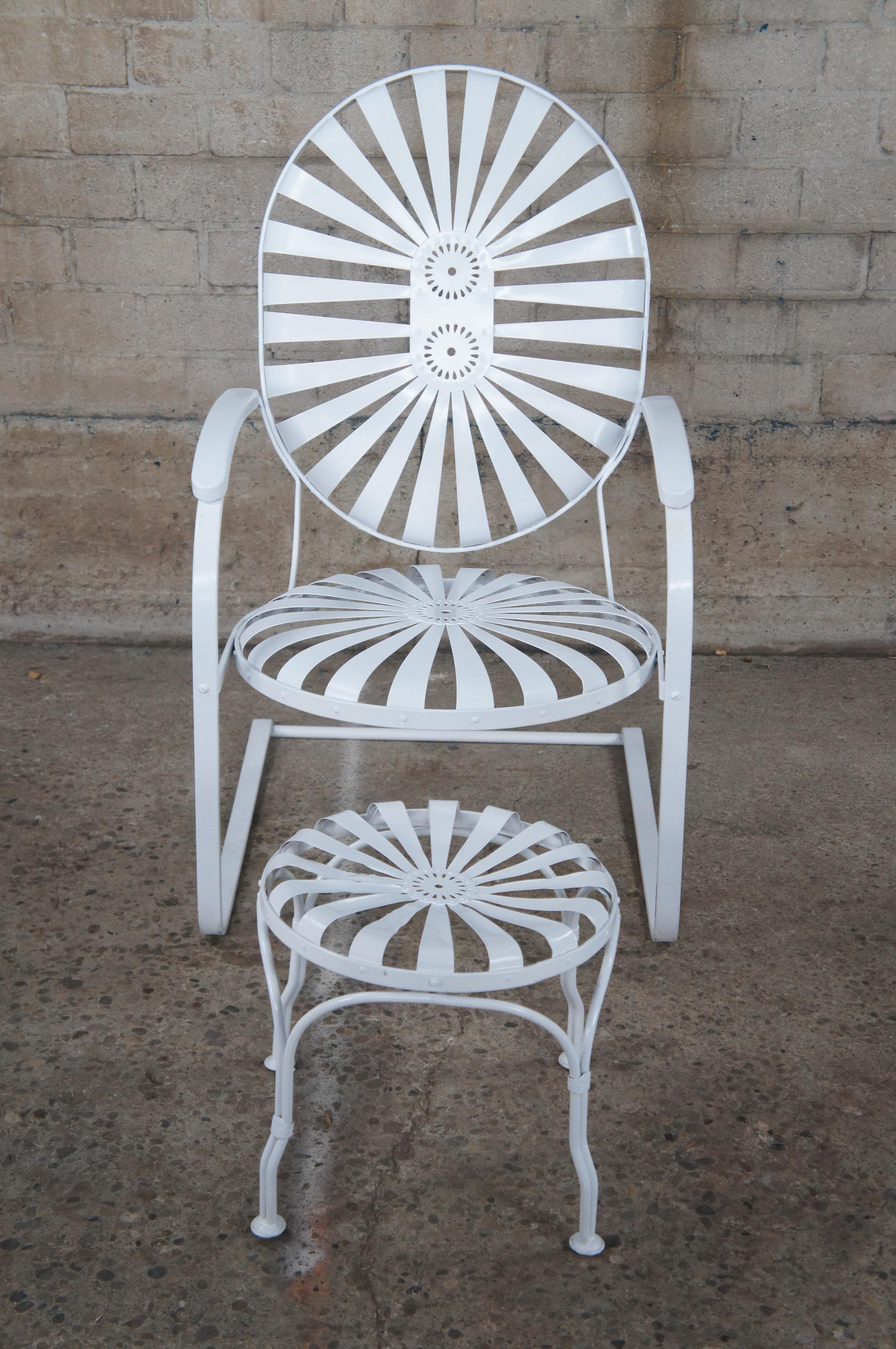 Francois Carré Art Deco White Sunburst Cantilever Patio Arm Chair & Ottoman MCM In Good Condition For Sale In Dayton, OH