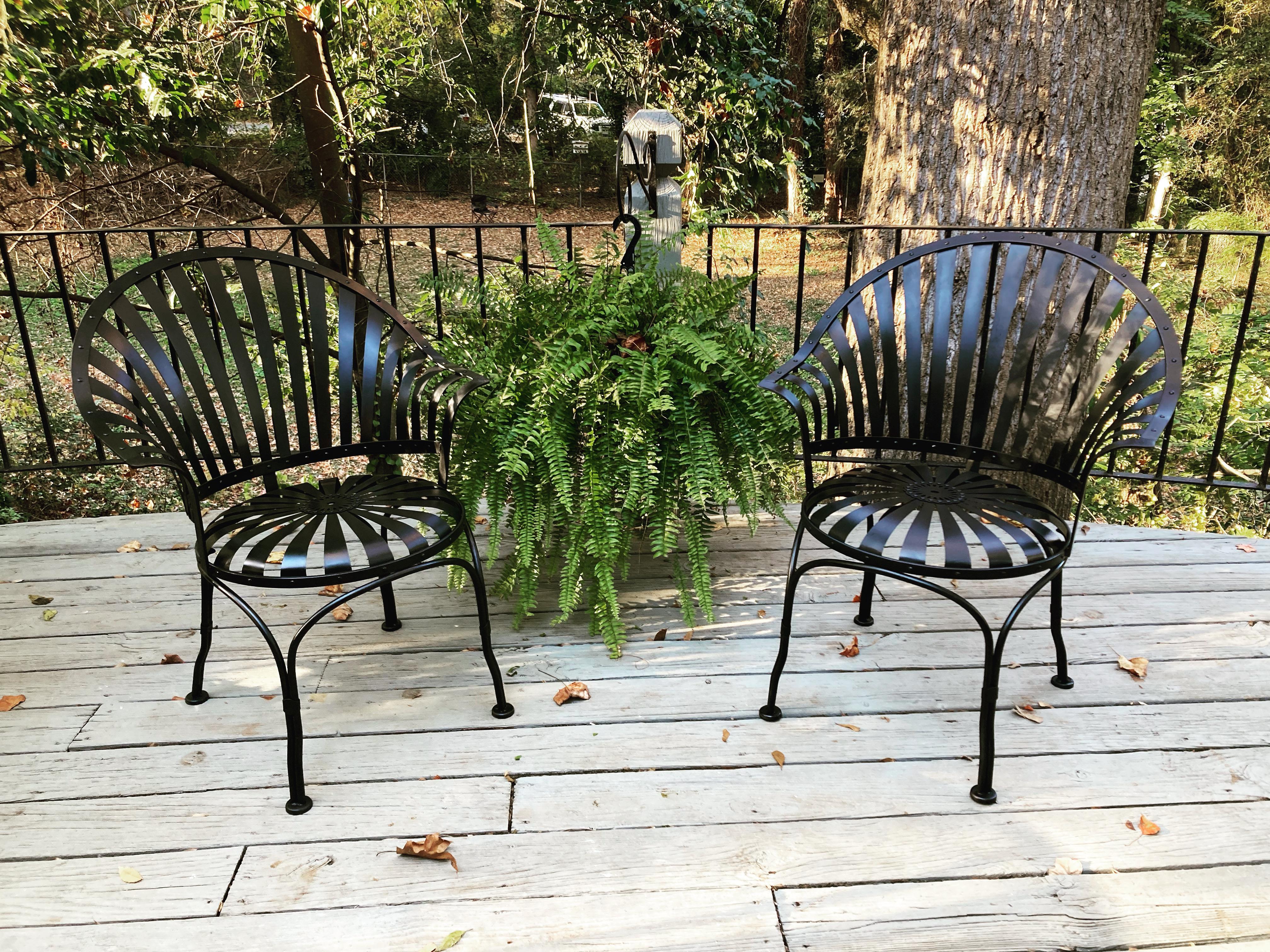 cool old hollywood glamorous duo, dating back to 1930. works for the patio or inside. super comfortable, spring sunburst seating
no maker’s mark
recently sandblasted, professionally primed and painted

26.75ʺW × 17.75ʺD × 34ʺH

shipping from athens,