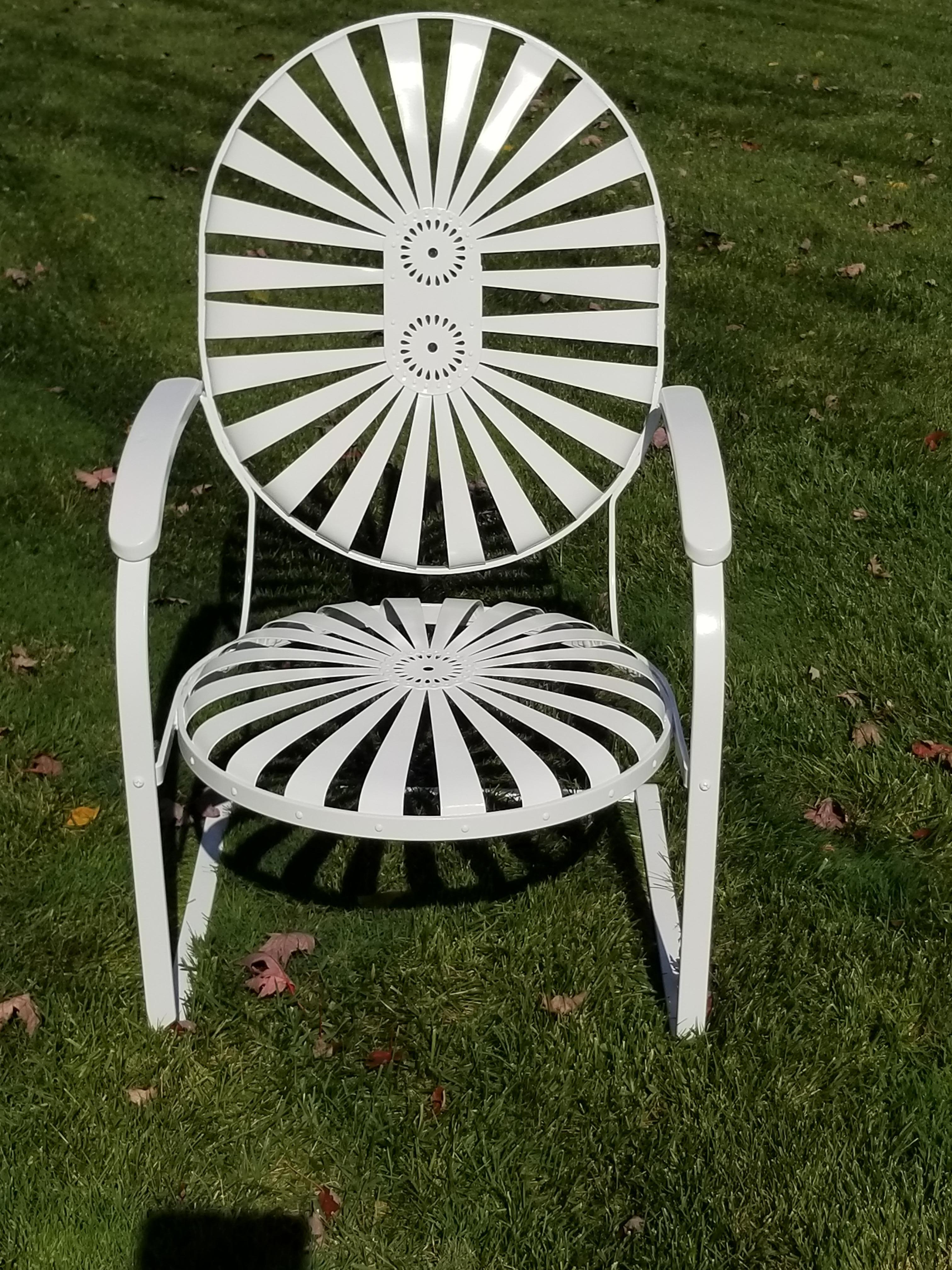 Französische Art-déco-Stühle von Francois Carre, restauriert in Weiß im Angebot 7