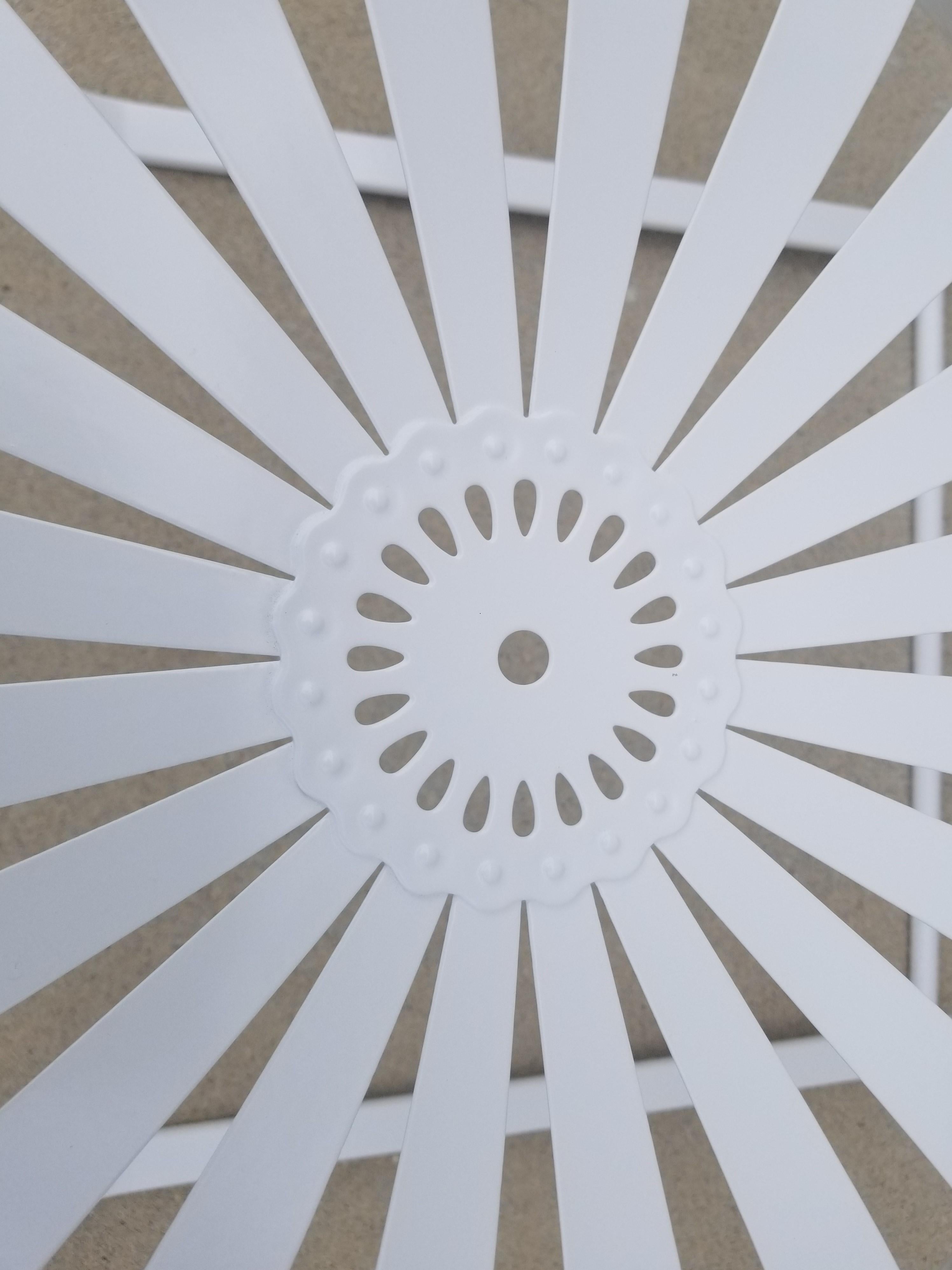 Metà XX secolo Sedie Francois A. Carre in stile Art Deco restaurate in bianco in vendita