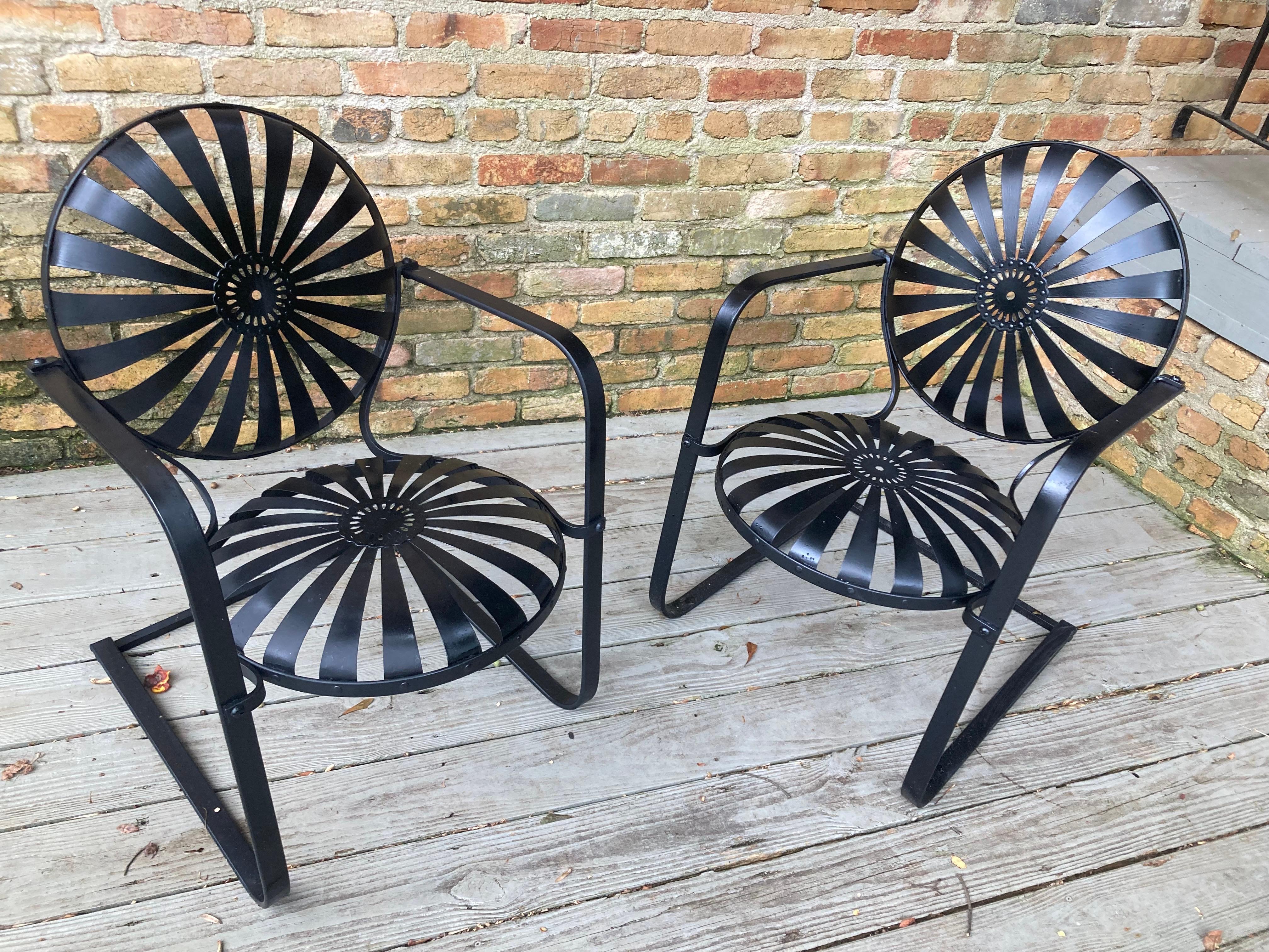 francois carre cantilever garden chairs

c.1930’s French art deco wrought iron & spring steel chairs by Francois Carre.

measure 21 1/4” wide, 34” tall, with a 17” seat height of and a depth of 25”.


****garden chair with rocking cantilevered bases