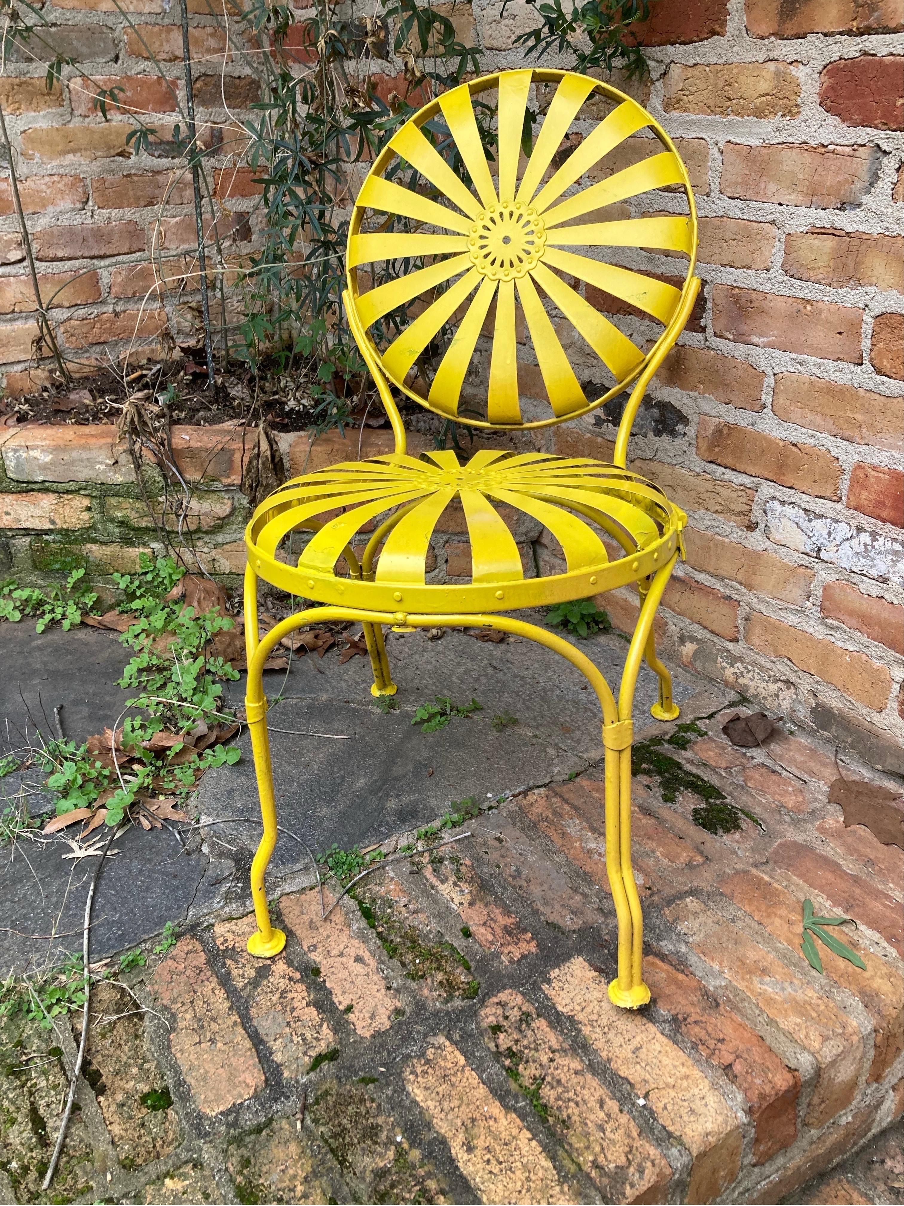 silla de jardín petite francois carre Moderno de mediados de siglo en venta