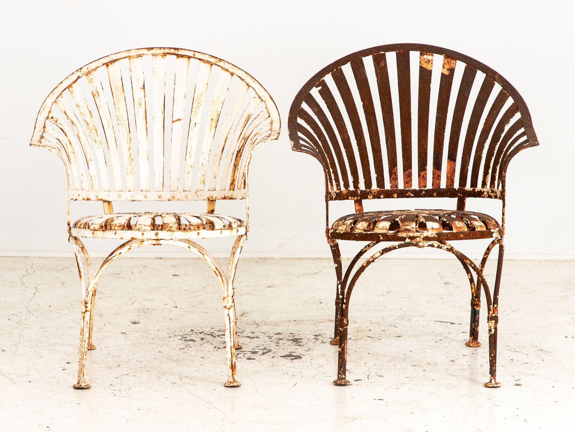 Sillas de jardín de metal con respaldo en abanico estilo Francois Carre, Francia Mediados del S. XX siglo XX en venta