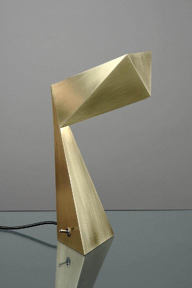 Lampe de bureau Origami en laiton brossé brut Francois Champsaur pour Pouenat 4