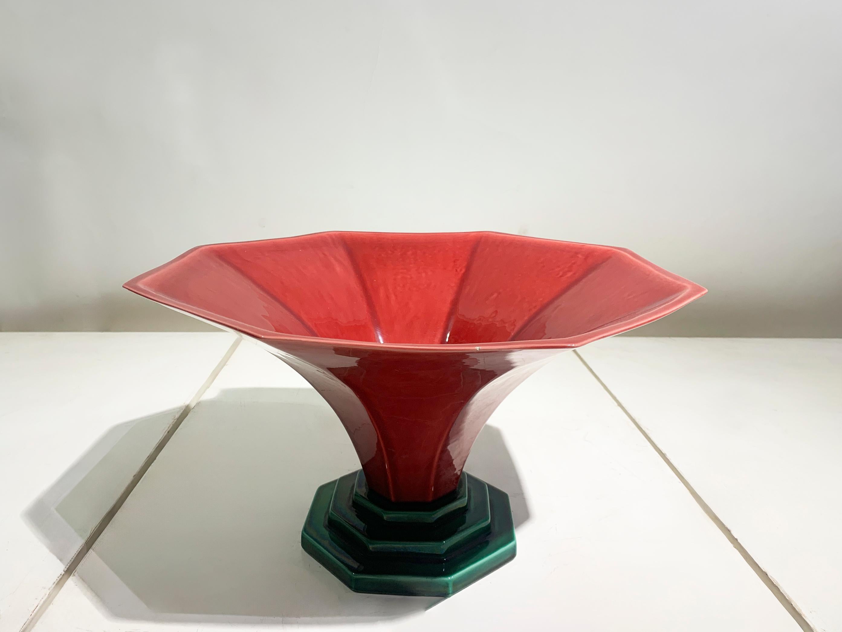 François Chatain Ceramic Bowl in Red and Green, Art Deco Style, France, 1980's (Französisch) im Angebot