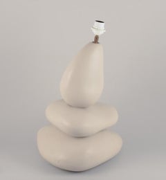 François Chatain, französischer Keramiker. Große organische „Karek“-Tischlampe.