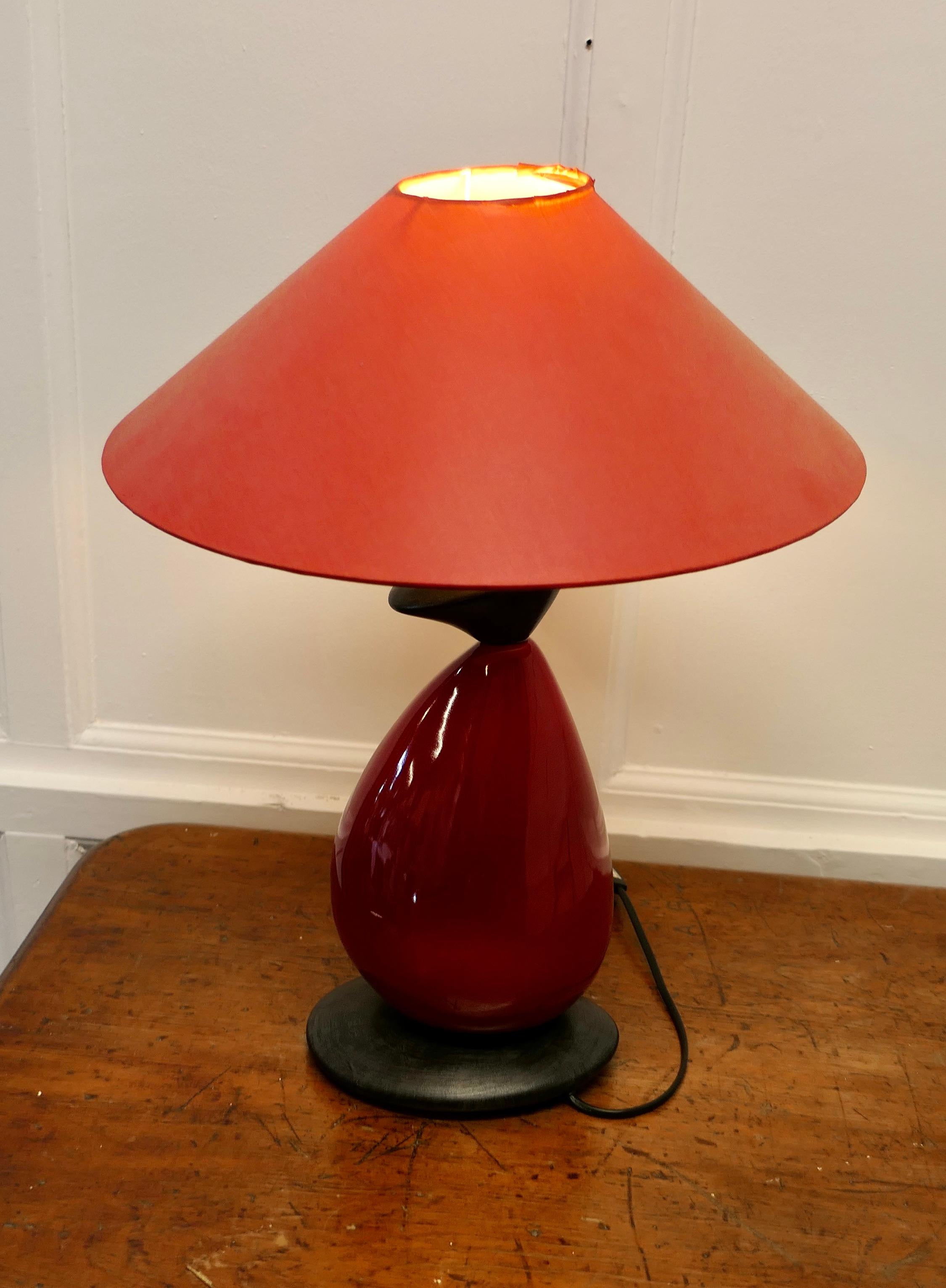 Francois Chatain Kieselsteinlampe aus Frankreich  Ein bezauberndes Stück in Dunkelrot und Schwarz (Ende des 20. Jahrhunderts) im Angebot