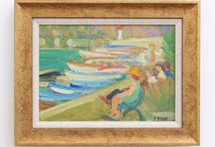 Familia sentada en un banco del puerto