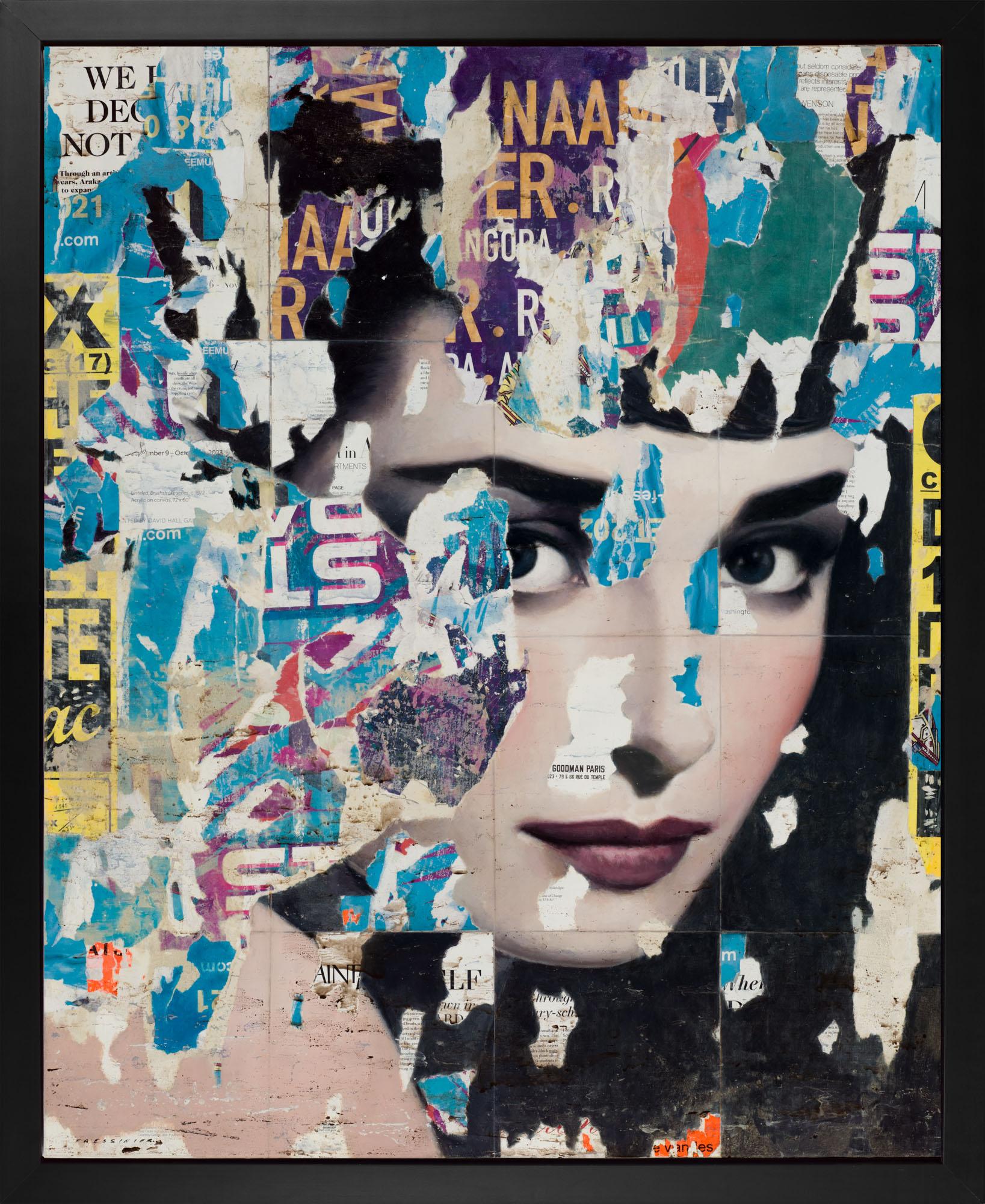 Now and Then est une peinture à l'huile et aux techniques mixtes sur toile qui rend hommage à l'éternelle élégante Audrey Hepburn. Encadrée dans un cadre noir contemporain, signée 'FRESSINIER' en bas à gauche, format de la toile 37 x 20 pouces et